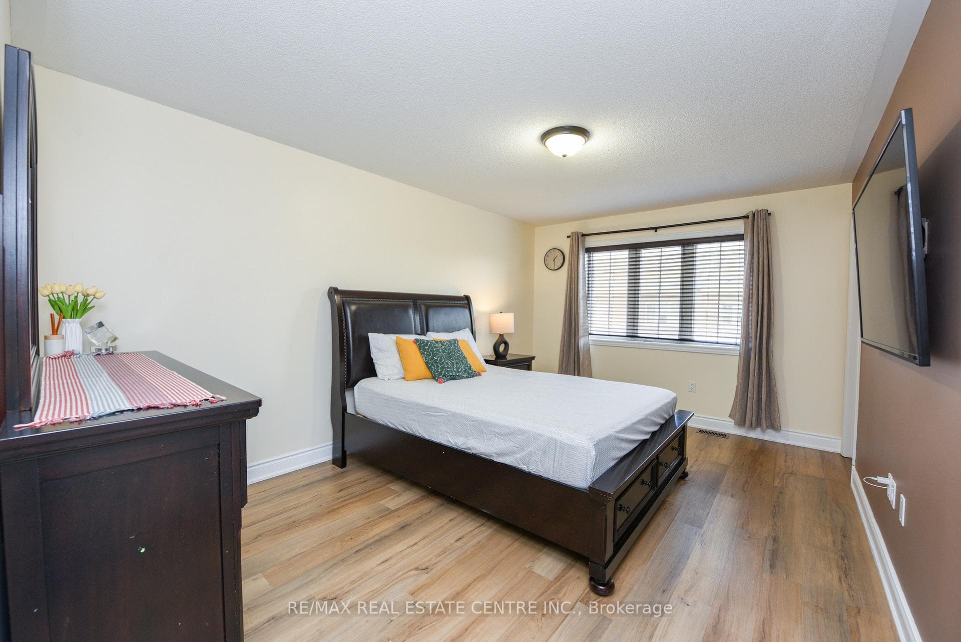 682 Megson Terrace photo 18