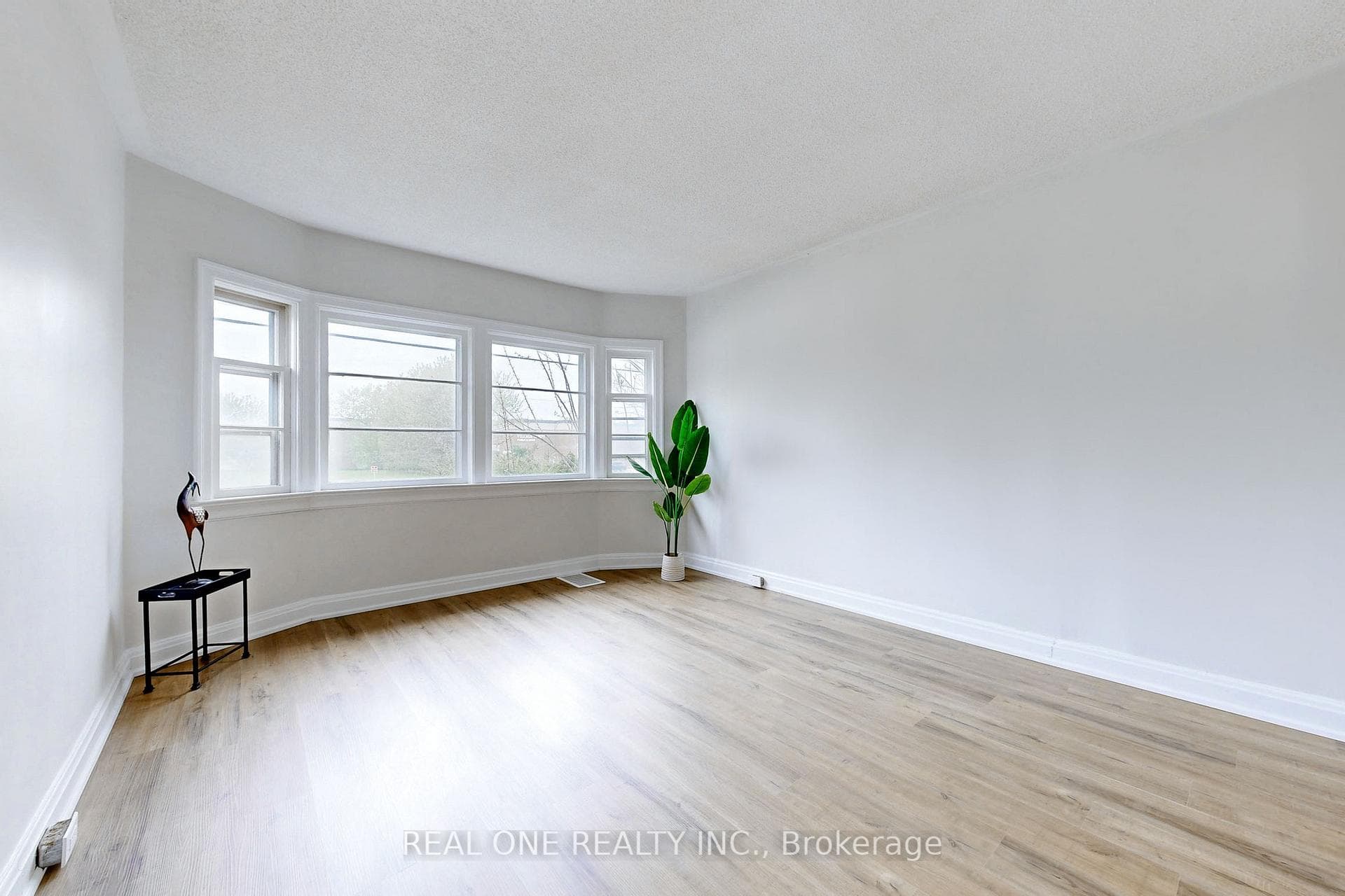 136 Gibb Street photo 12