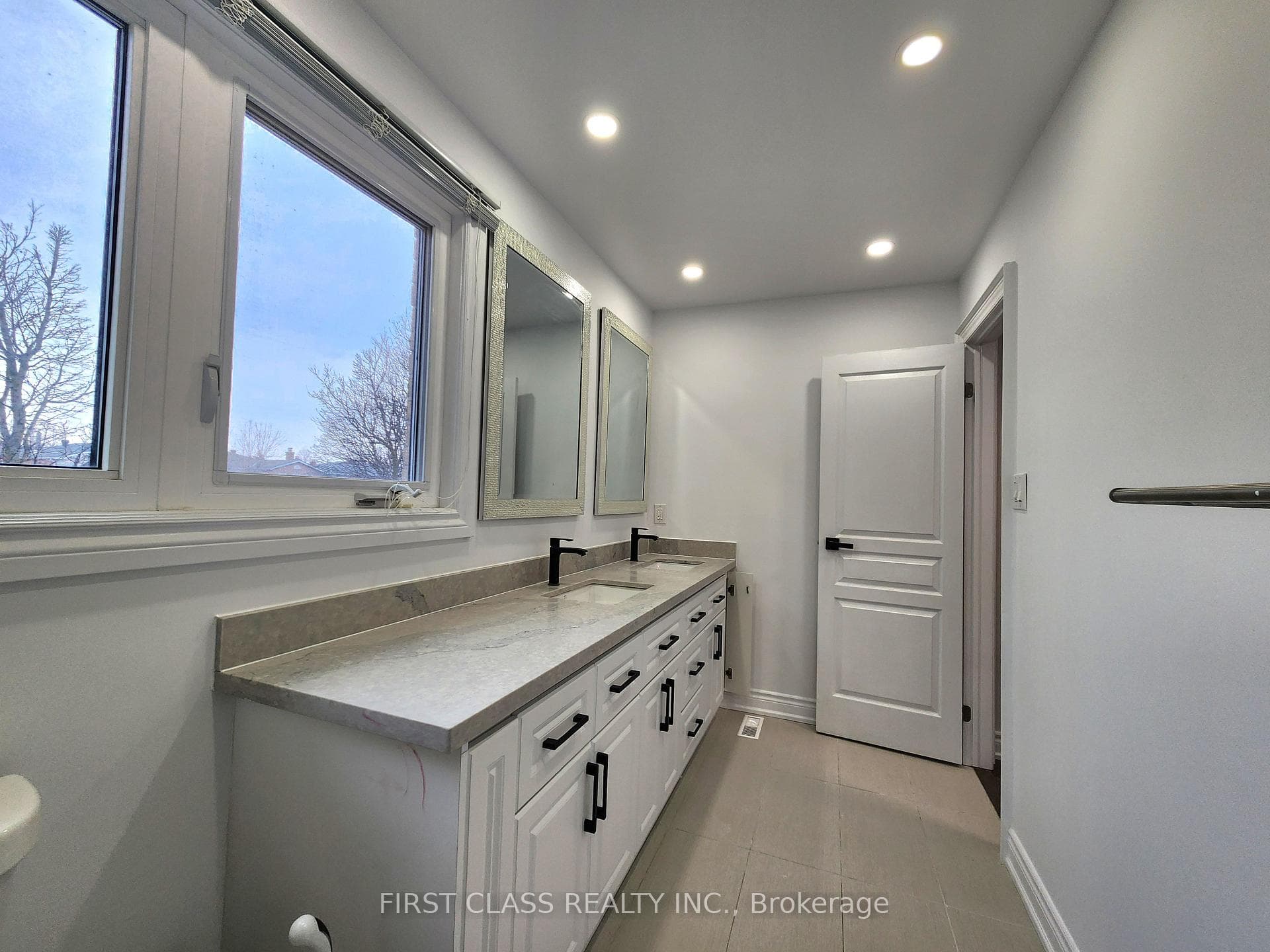 15 Strathmore Drive photo 22