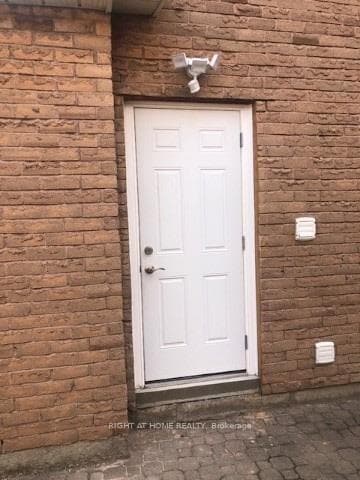75 O'connor Crescent photo 2