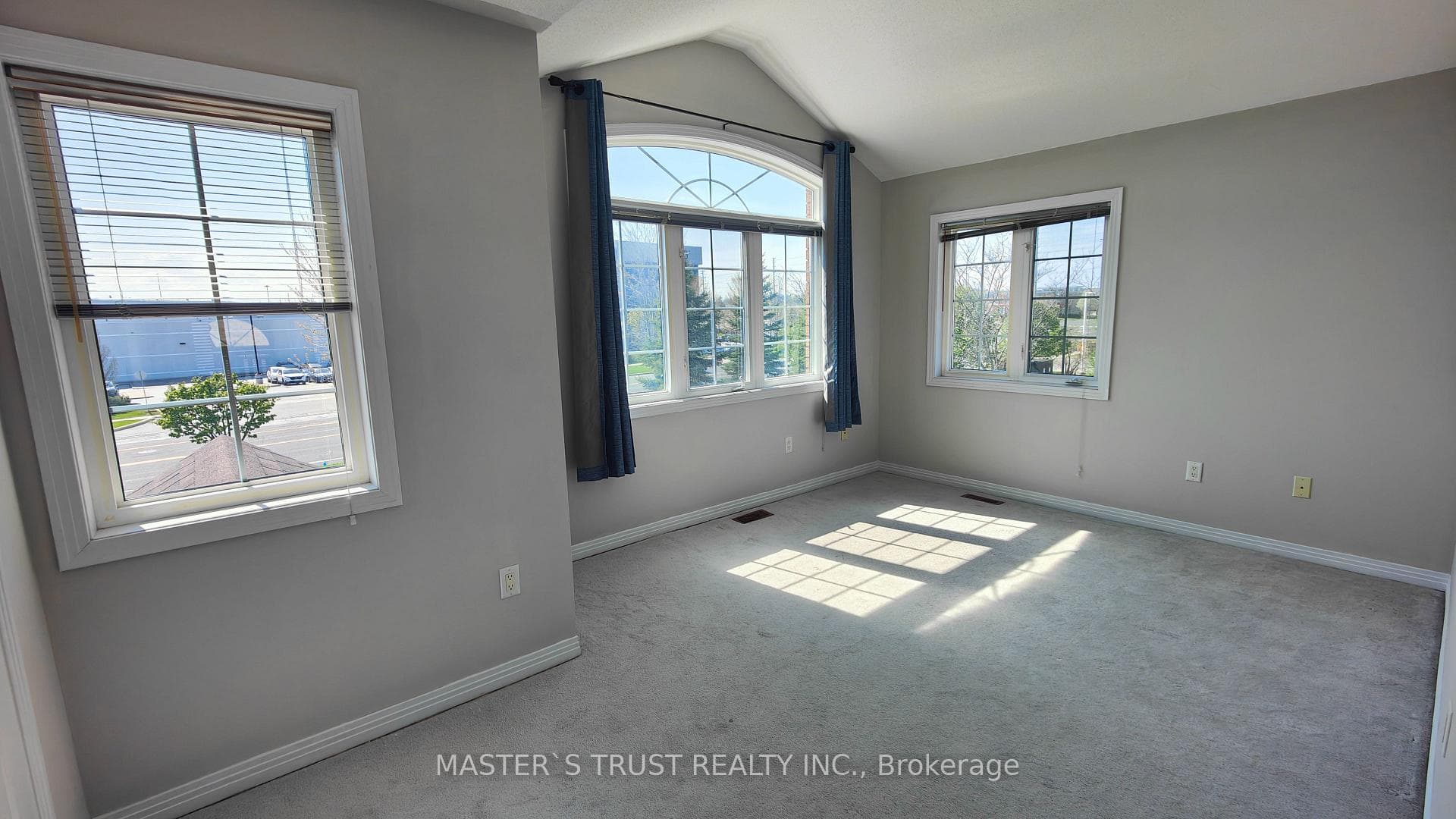 66 Starhill Crescent photo 10