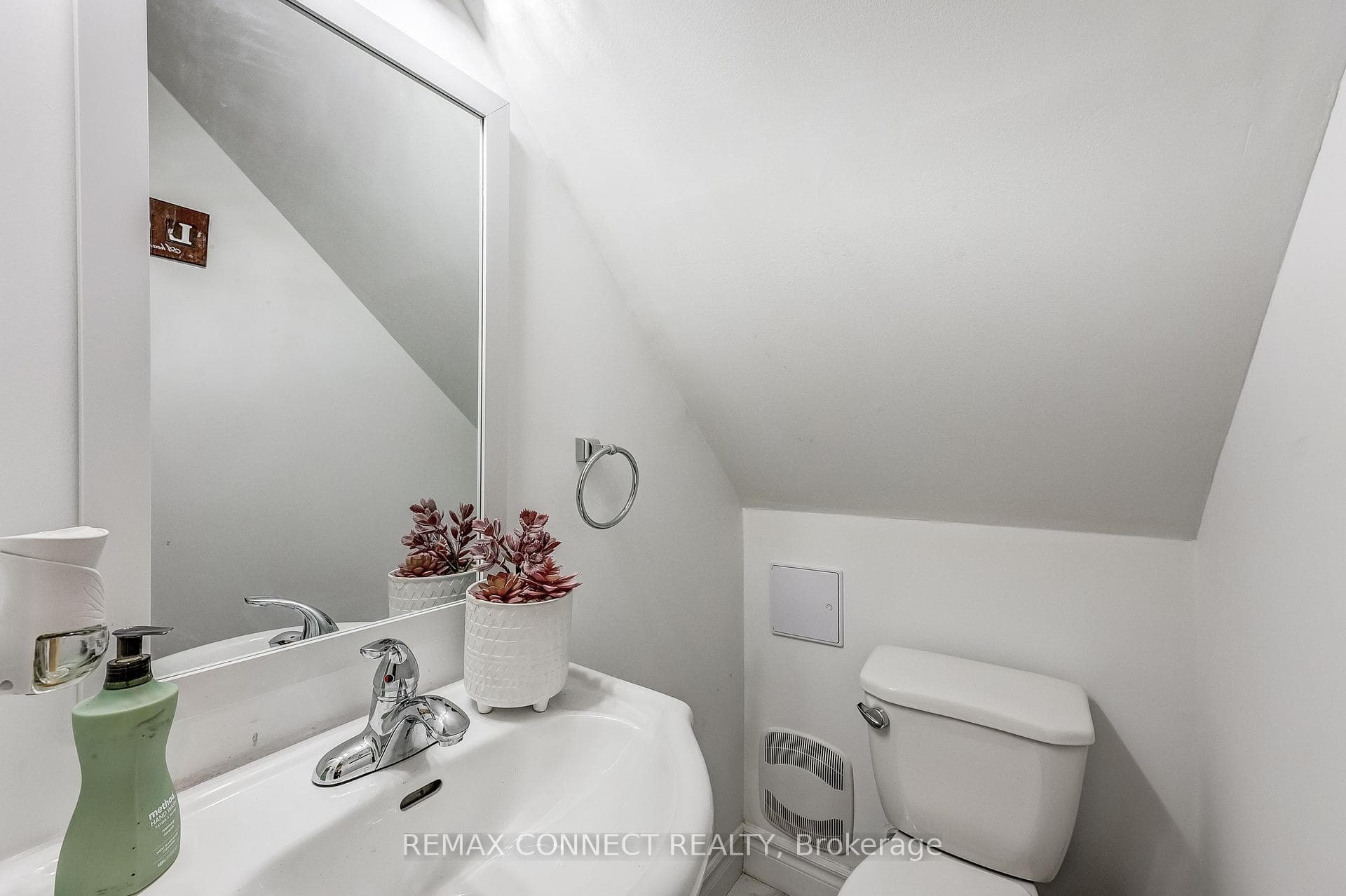 3759 Ellesmere Road photo 13