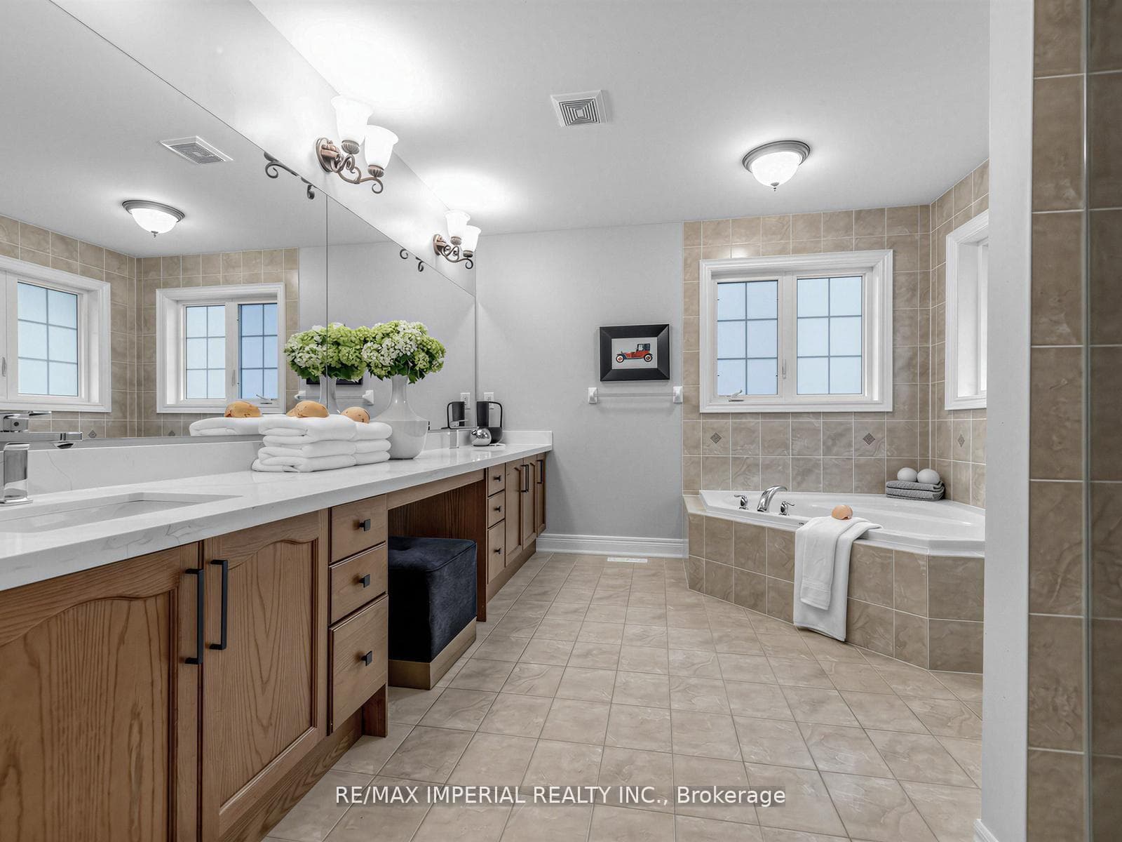 363 Maria Antonia Road photo 18