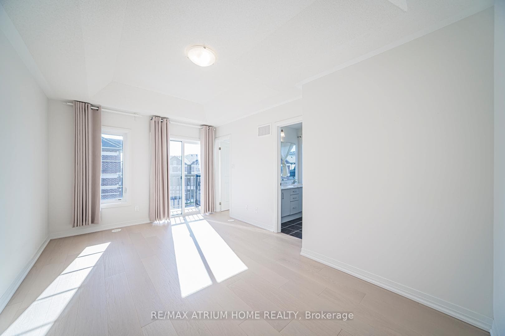 1 Sissons Way photo 10