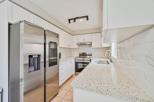 116 Heartleaf Crescent photo 11