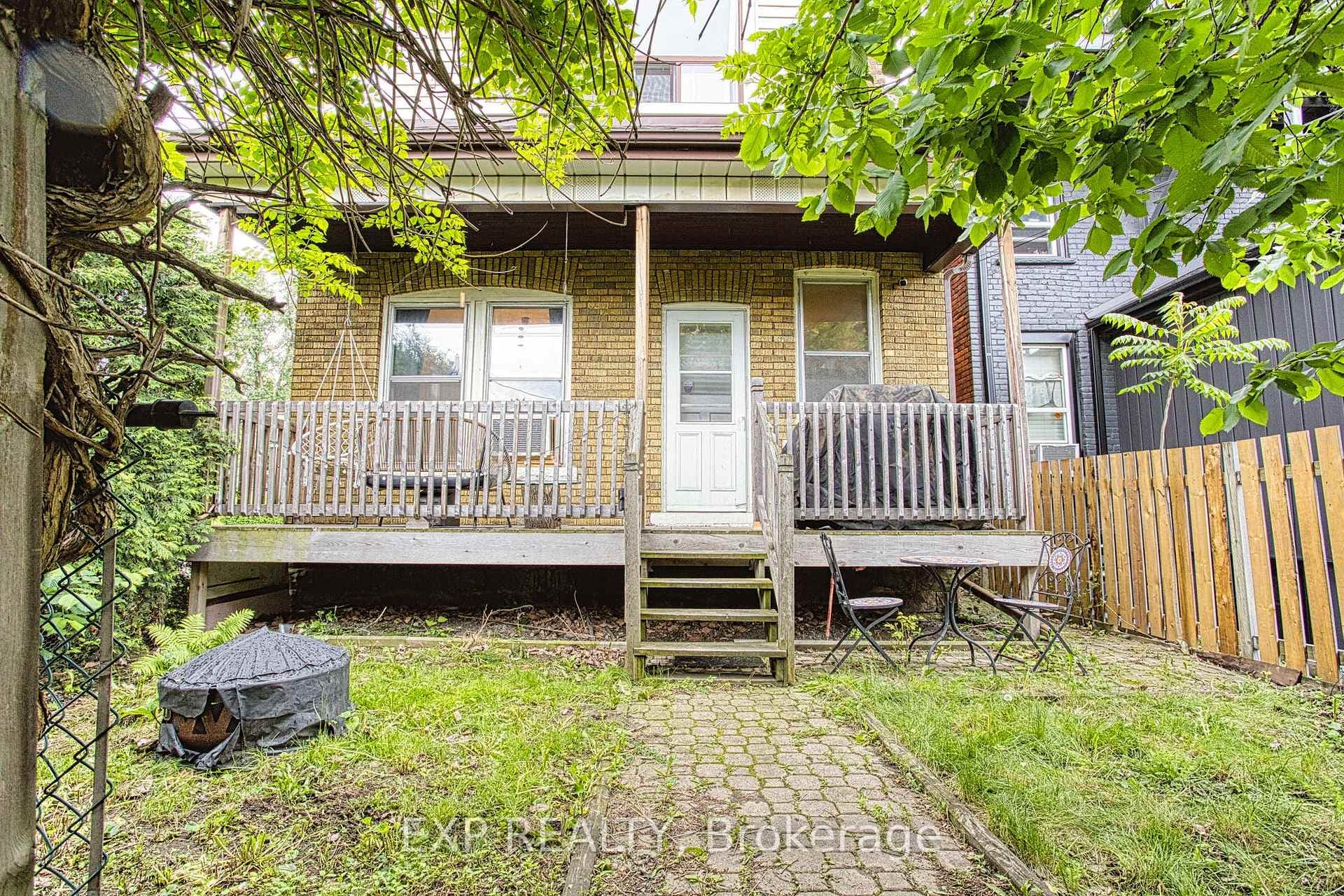 579 Wilson Street photo 21