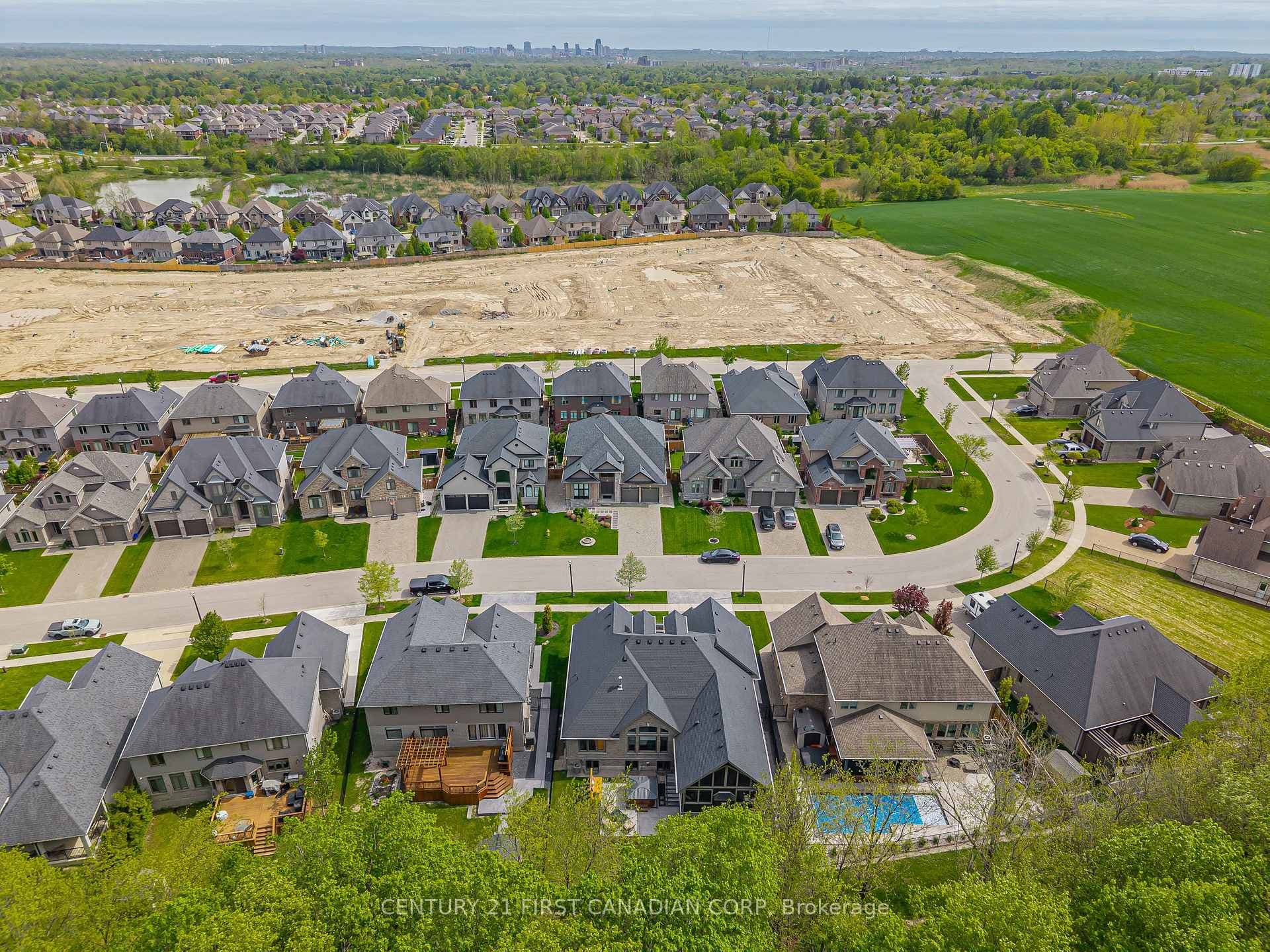 2263 Dauncey Crescent photo 48