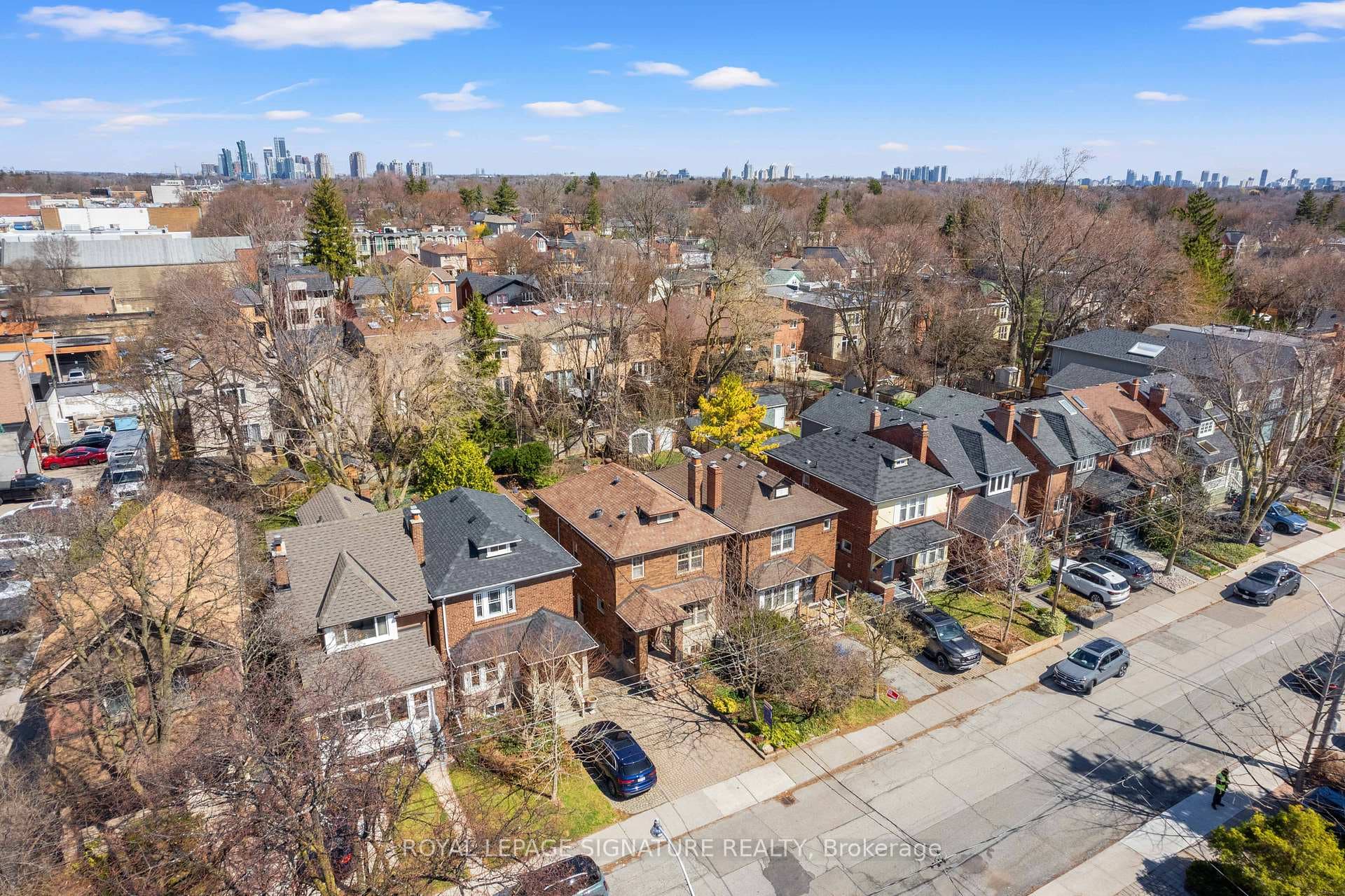 28 Bowood Ave steps from Yonge and subway