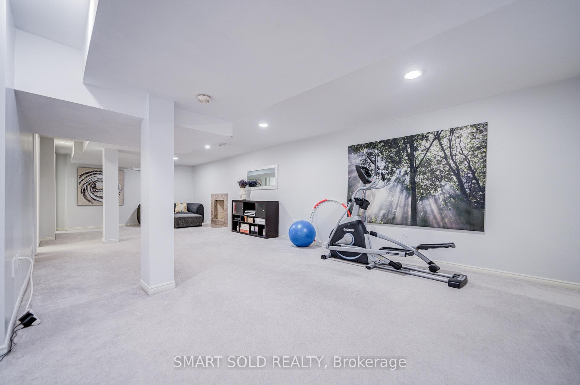 123 Thornway Avenue photo 35