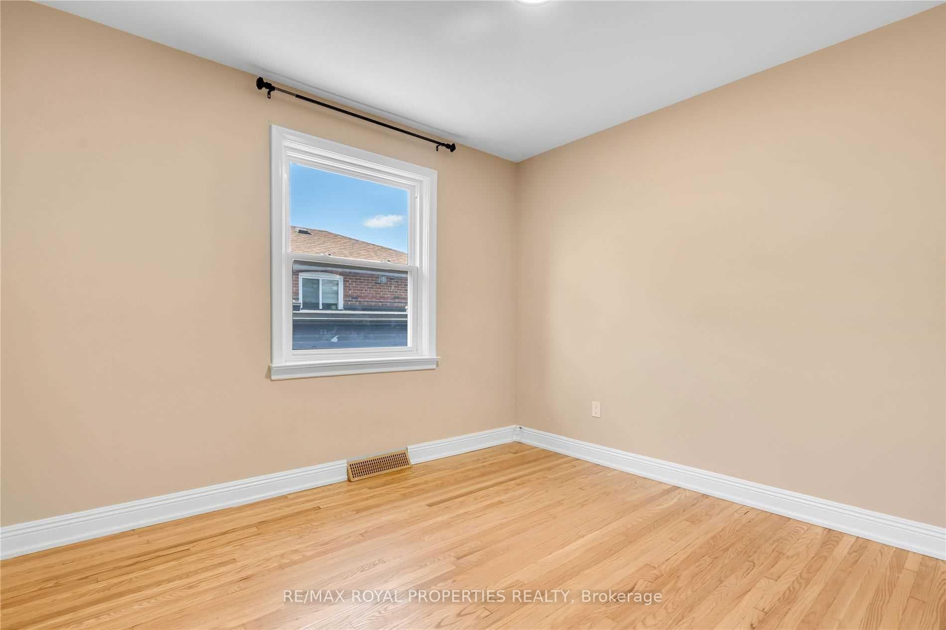 49 Mcgregor Road Unit Main photo 17