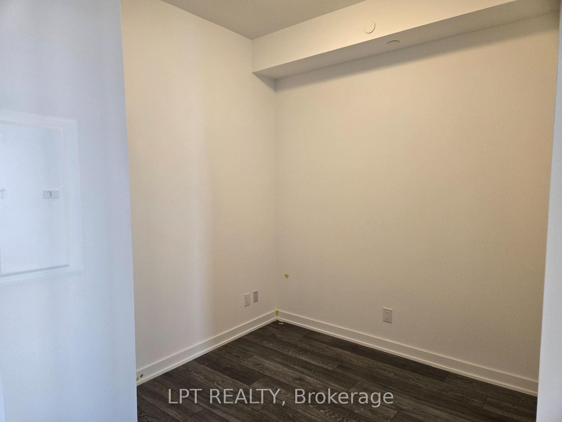 8888 Yonge Street Unit 620 photo 3