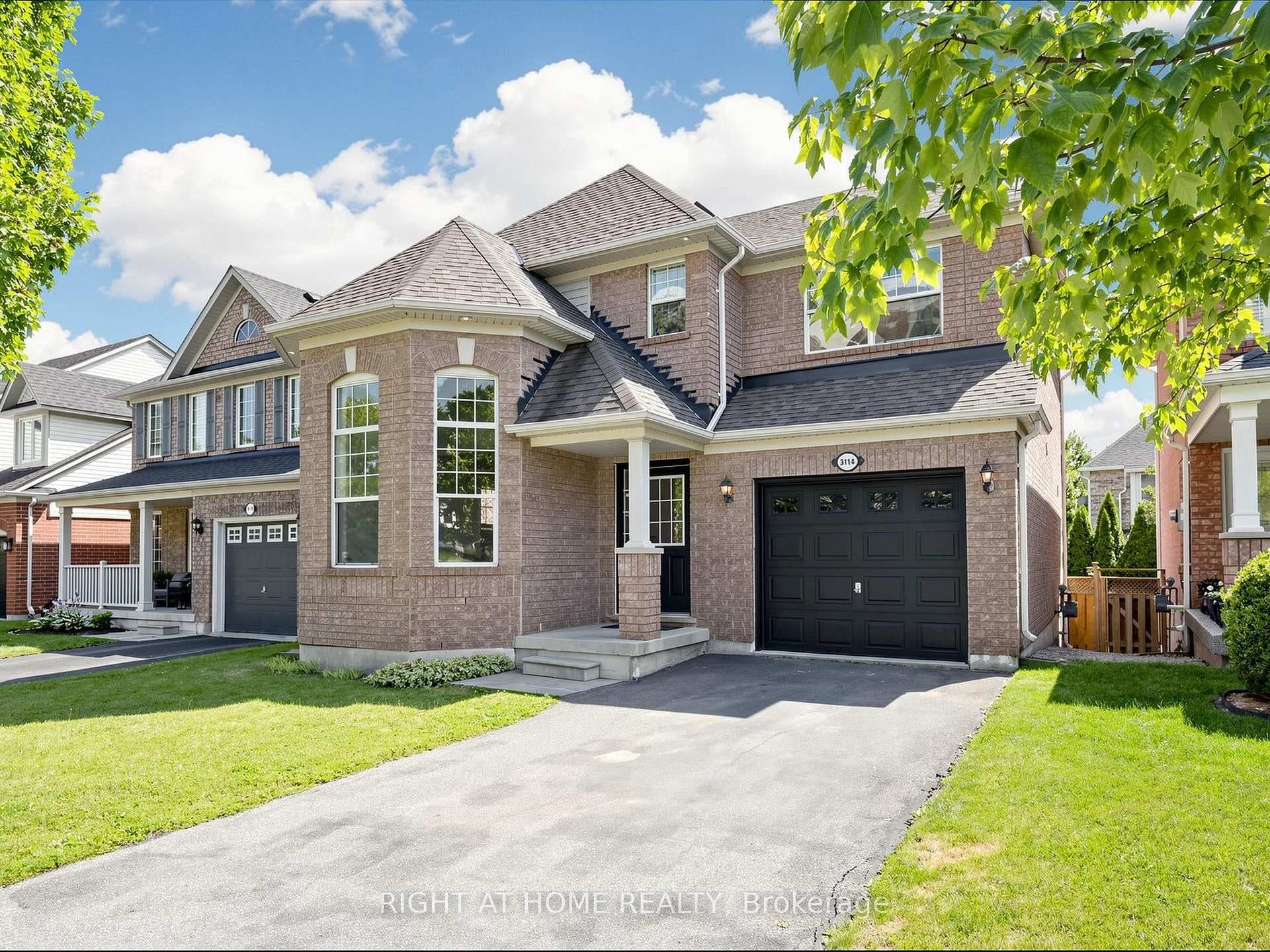 3114 Scotscraig Crescent photo 2