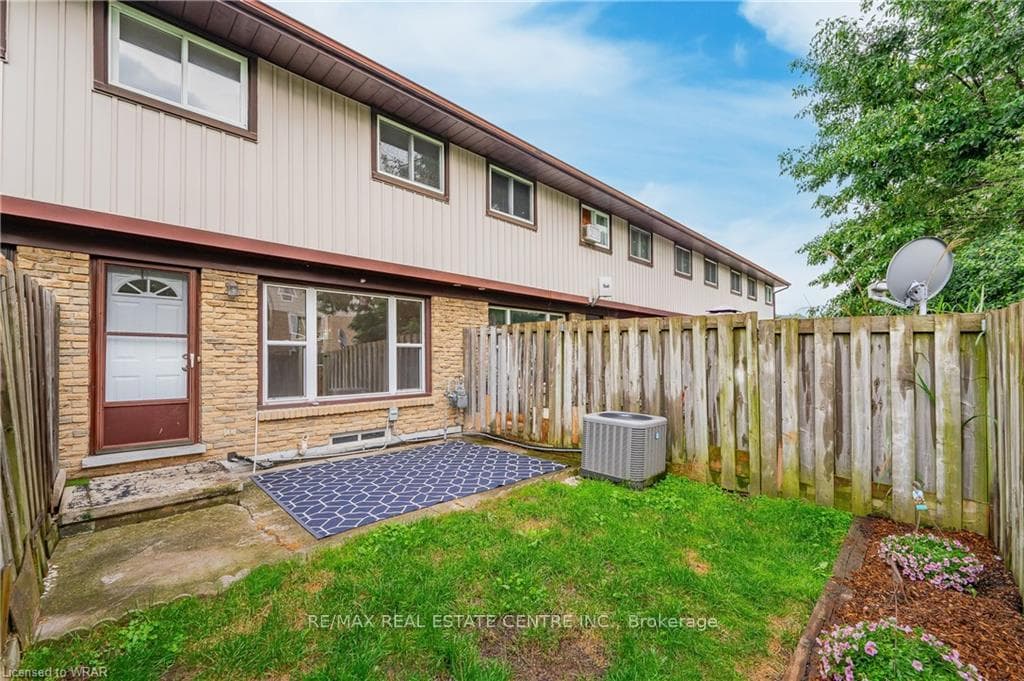 210 Glamis Road Unit 26 photo 29
