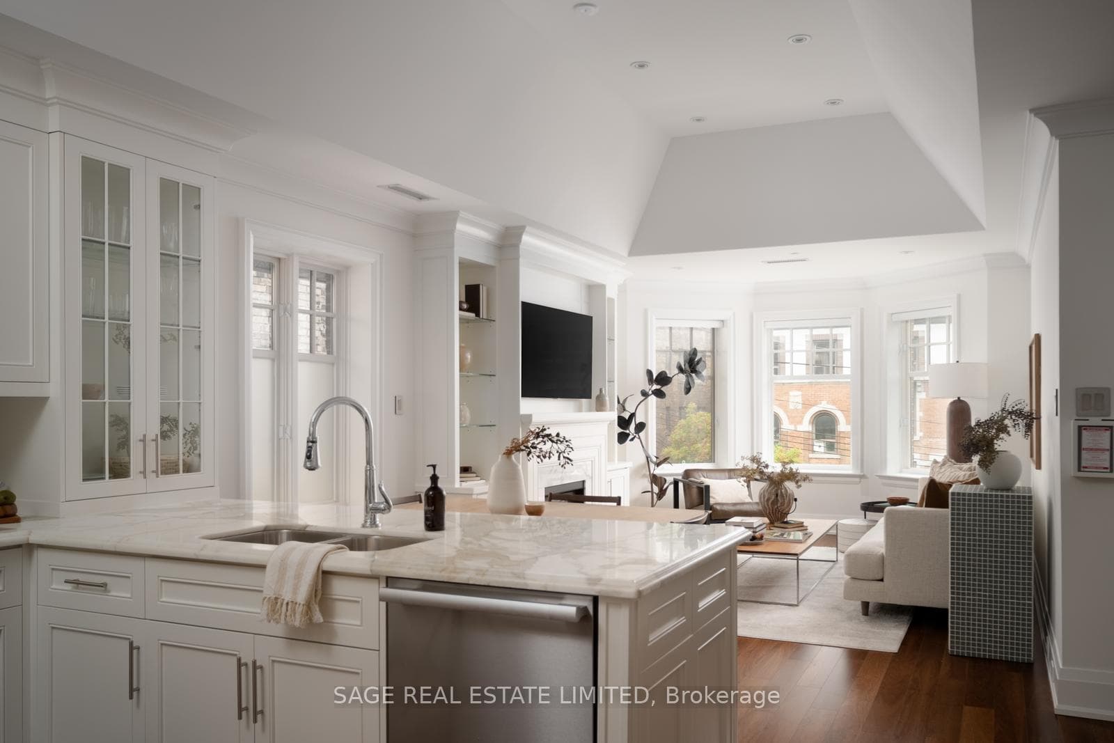 319 Lonsdale Road Unit 3D photo 13
