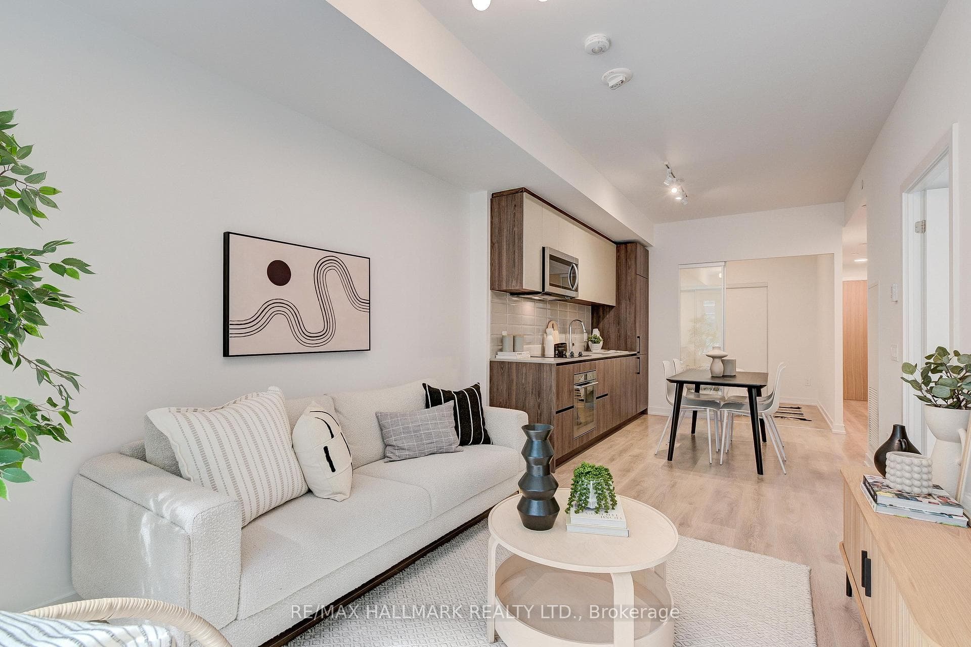 150 Logan Avenue Unit 221 photo 12