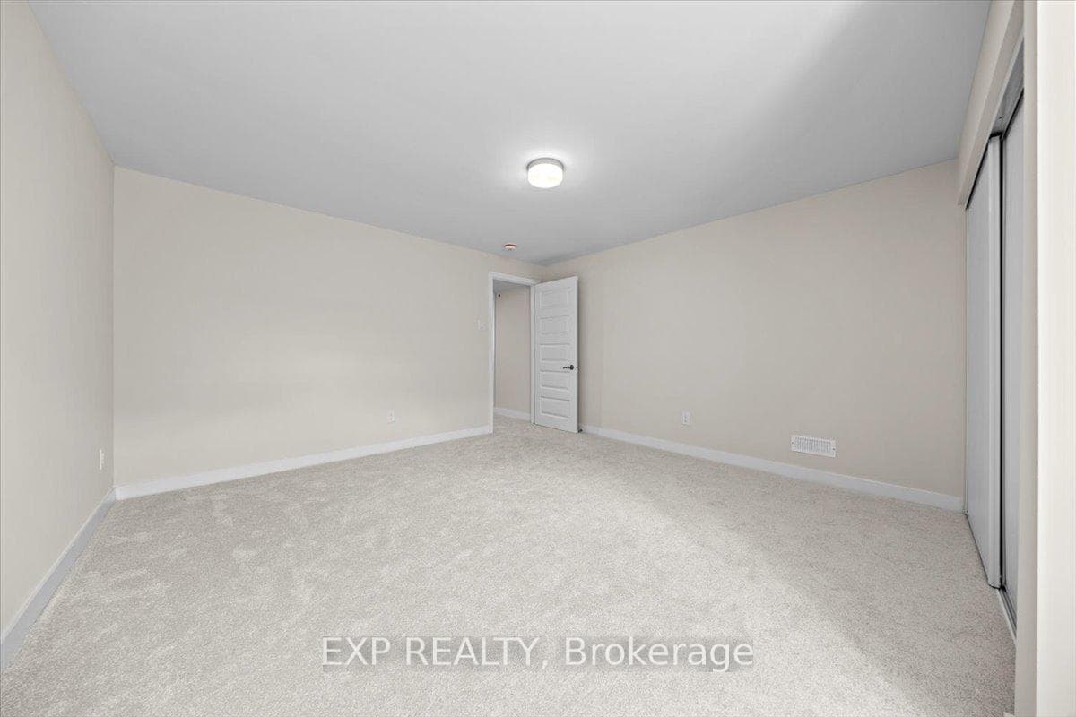 Images provided are to showcase builder finishes.