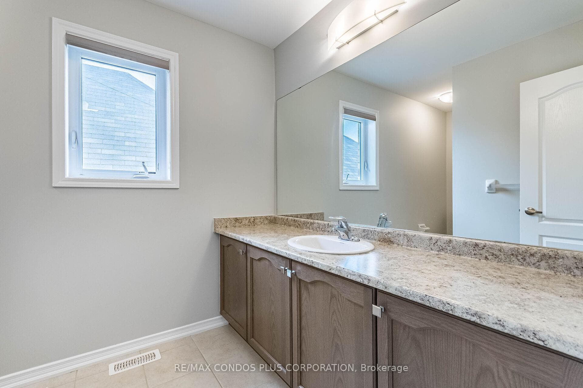 4 Cooke Avenue photo 30