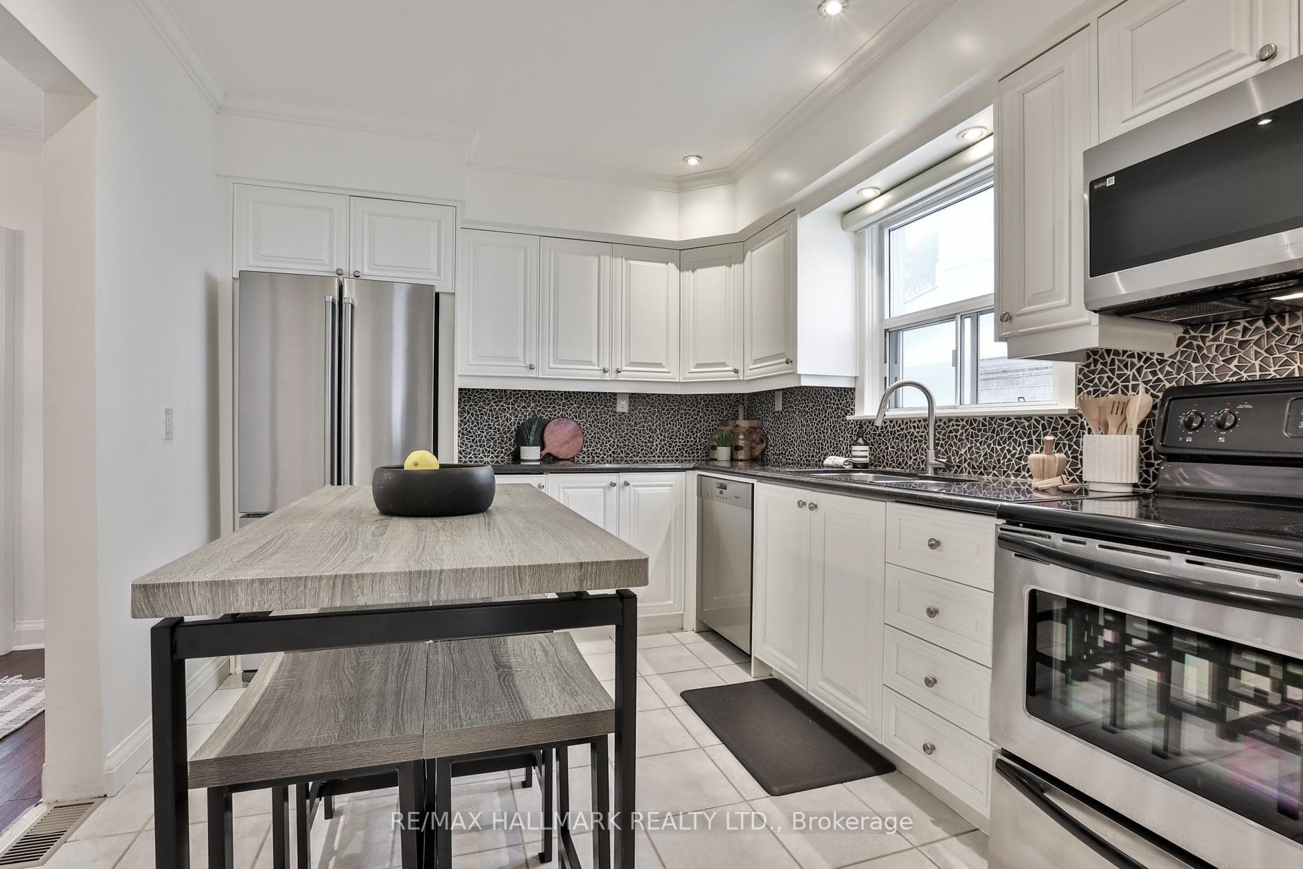 299 Ridley Boulevard photo 12