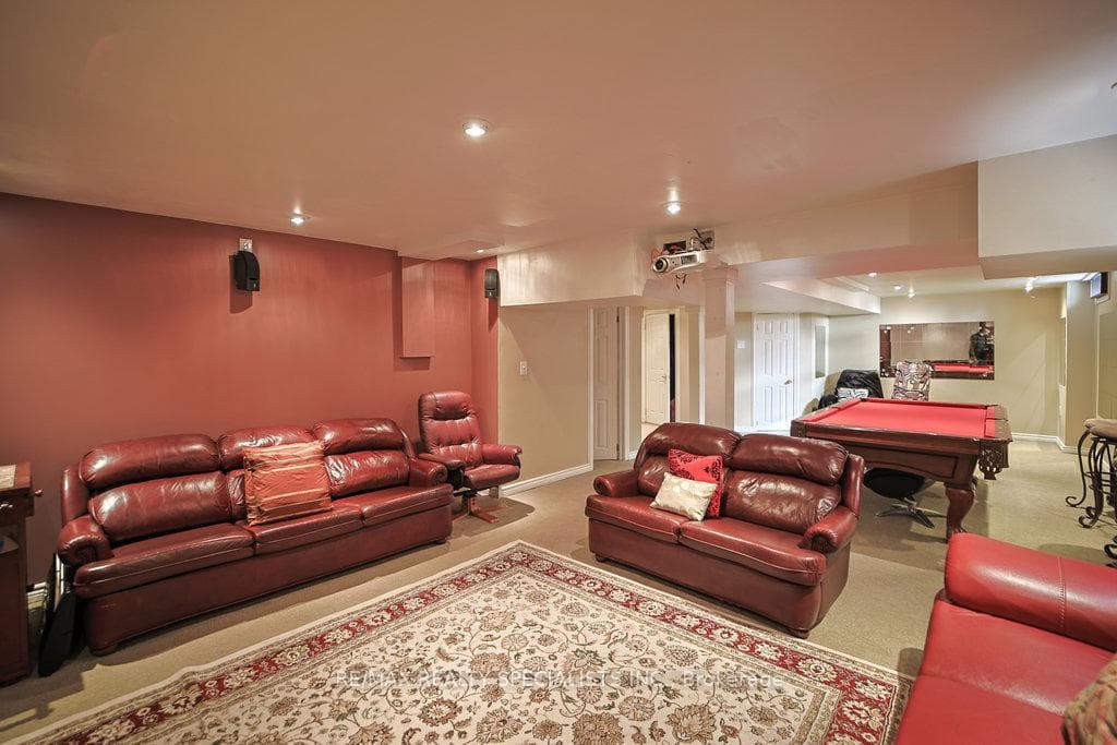 47 Vineyard Avenue photo 28