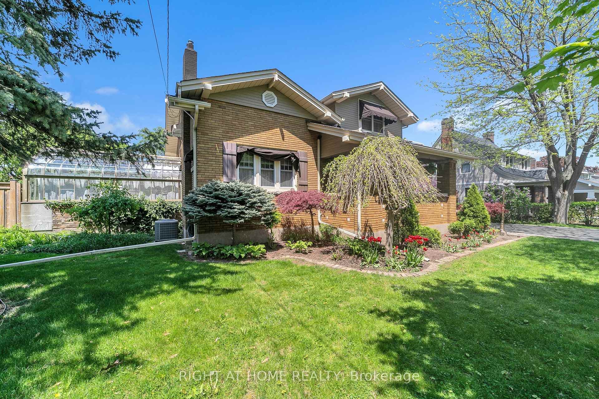 16 Nelles Boulevard photo 3