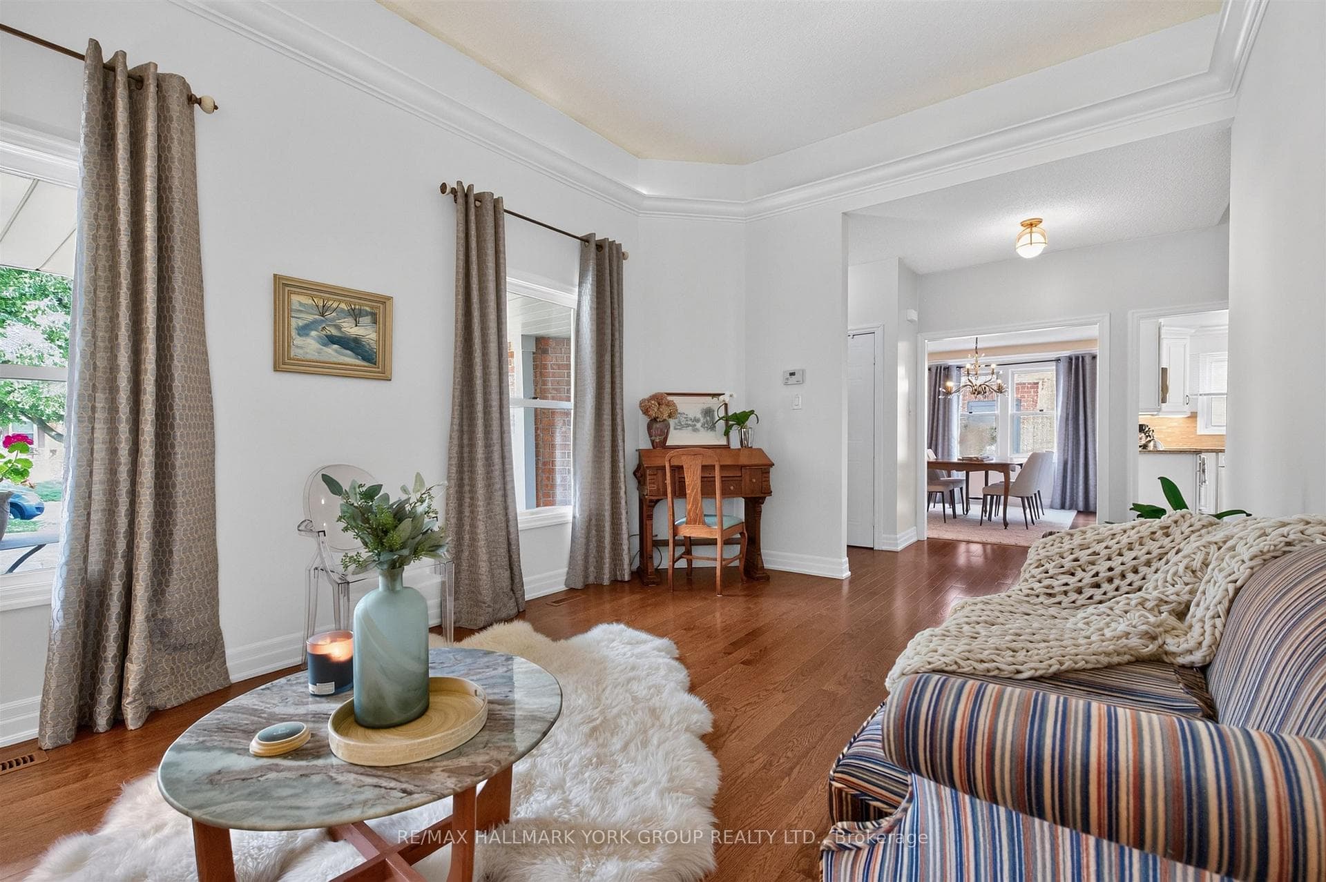 Flowing floor plan