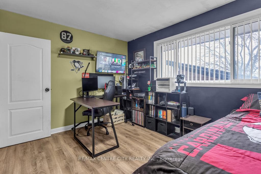 Large Bedroom Windows