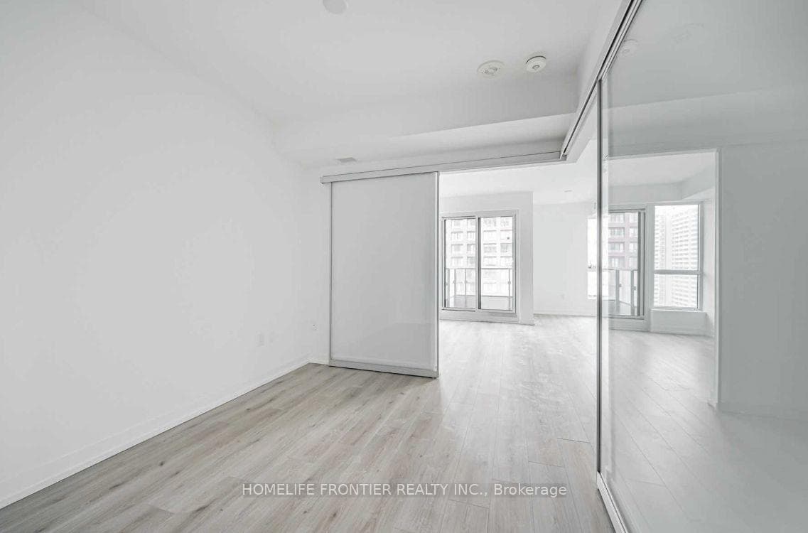 395 Bloor Street Unit 2101 photo 11
