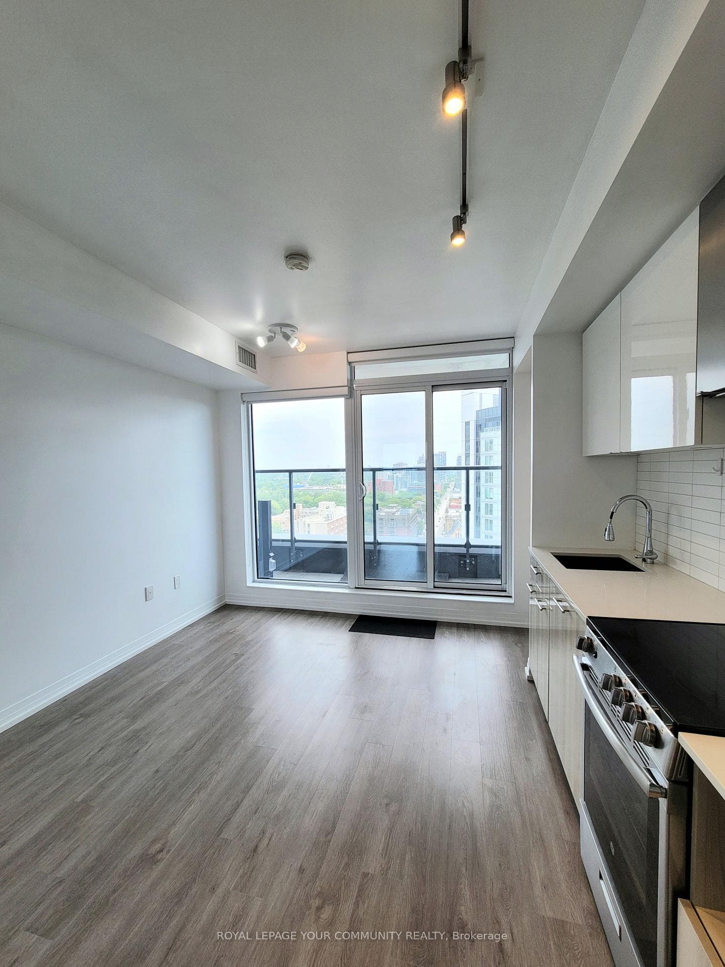 251 Jarvis Street Unit 1808 photo 9