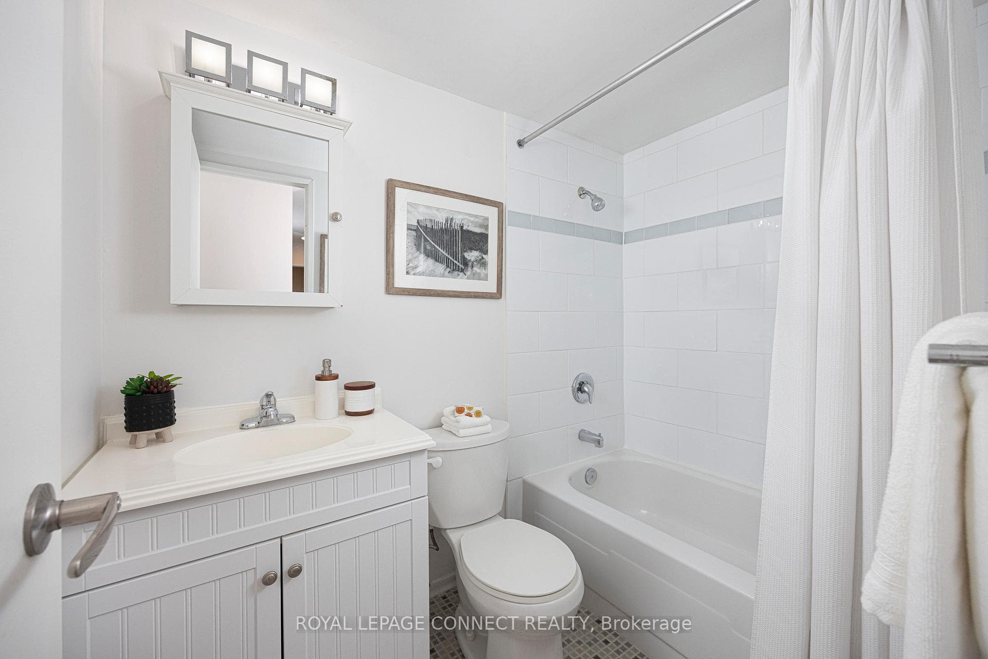 541 Blackthorn Avenue Unit 507 photo 23