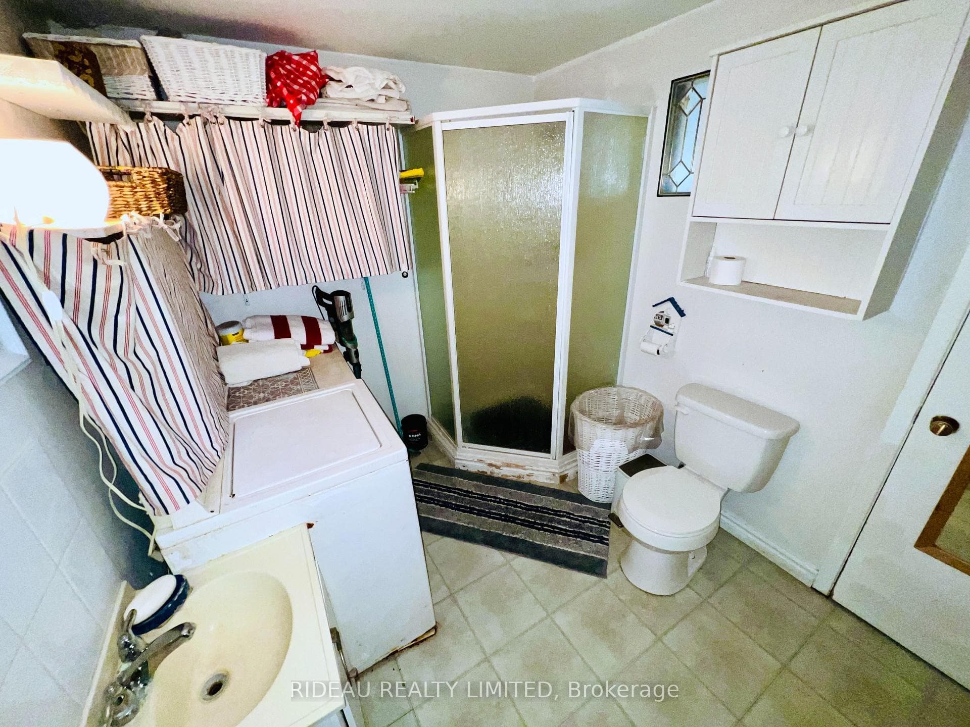 Main Floor Bathroom