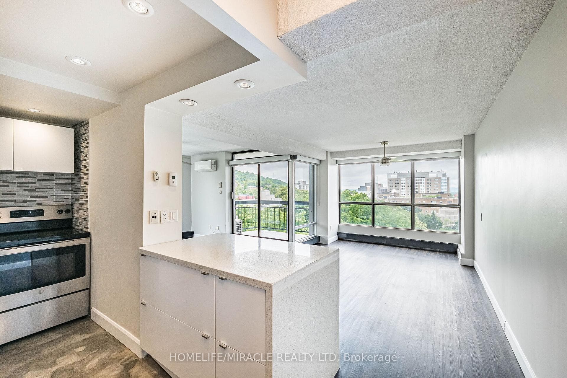 150 Charlton Avenue Unit 1408 photo 15