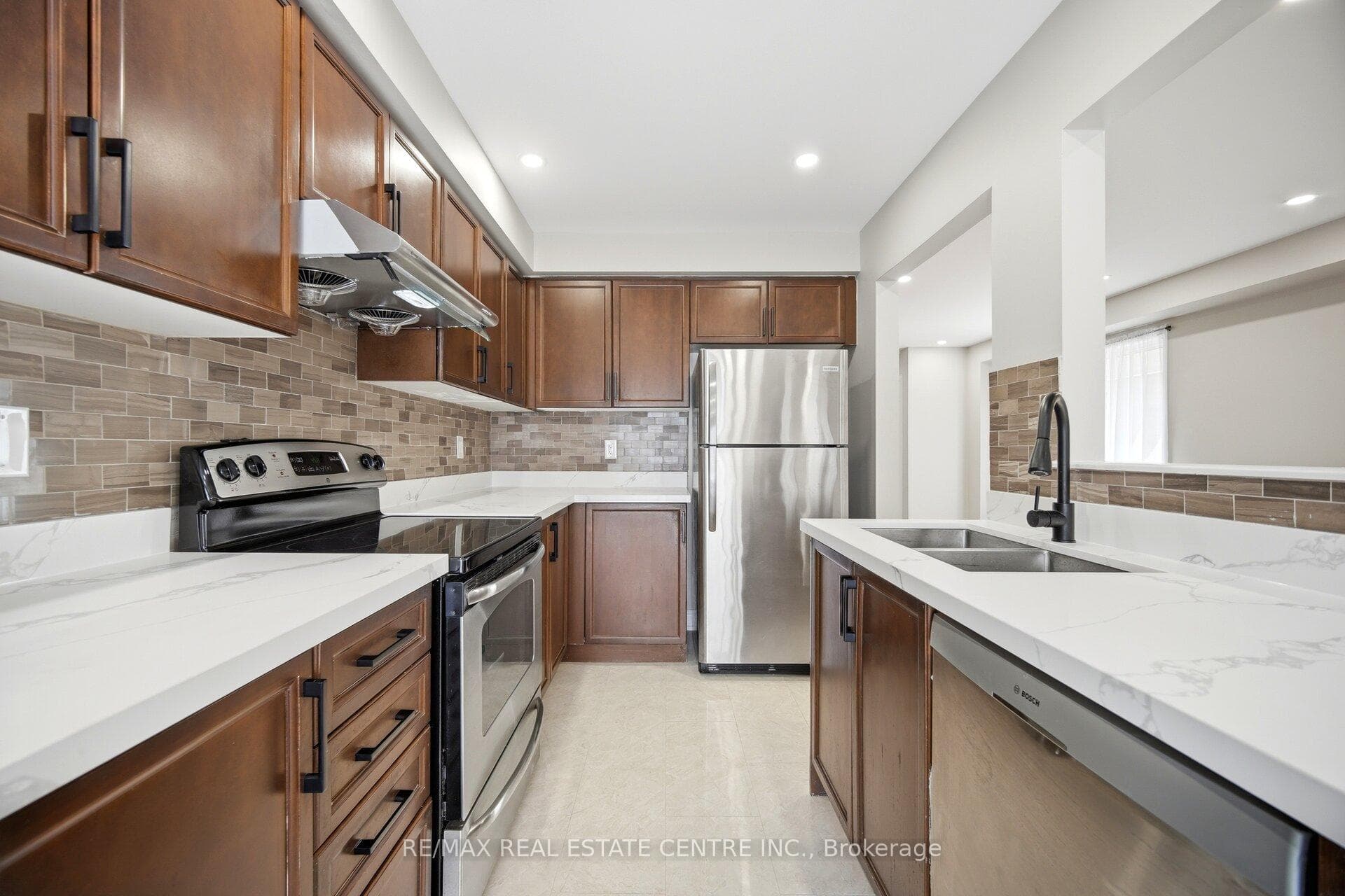 31 Spicebush Terrace photo 13
