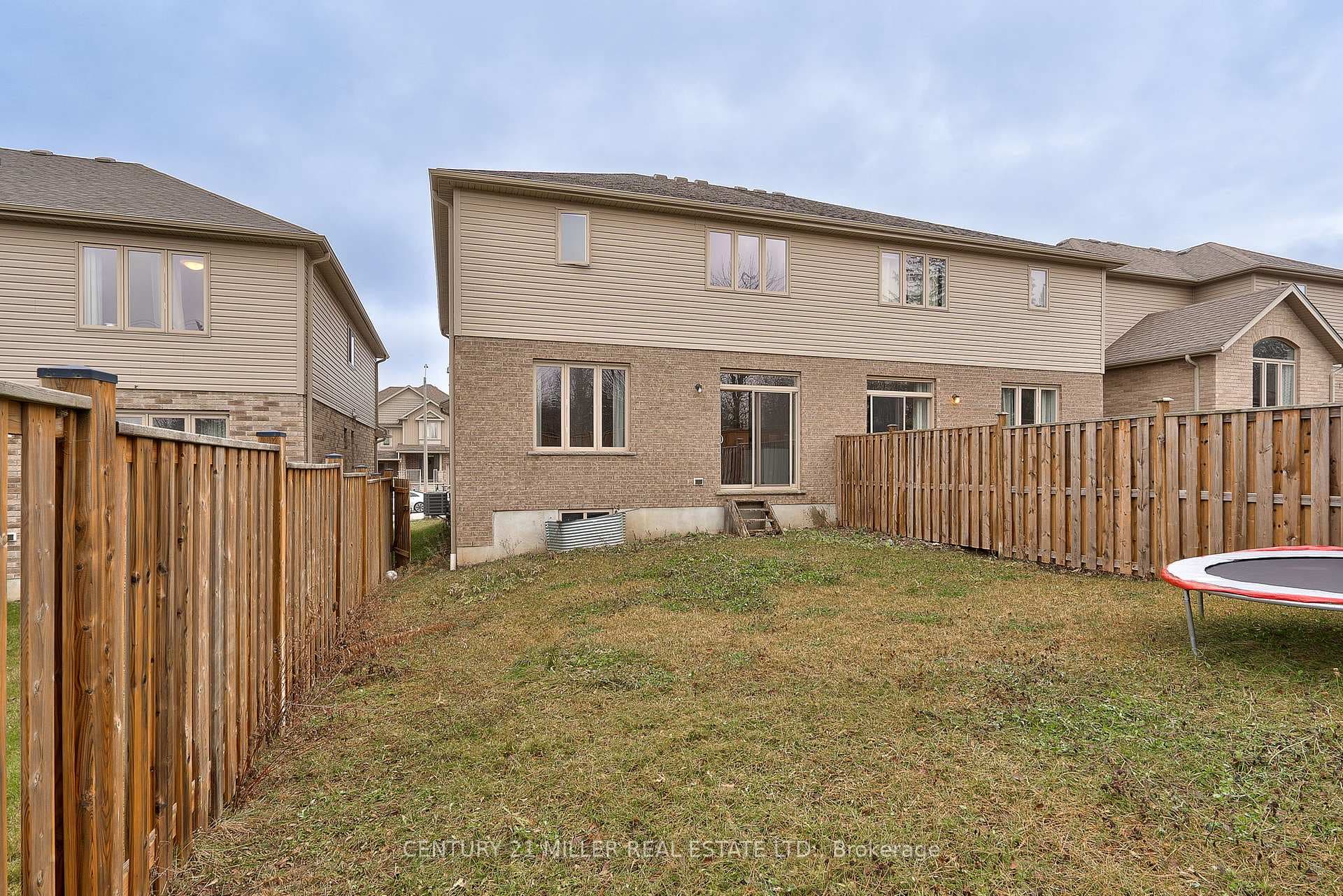 441 Avens Street photo 17