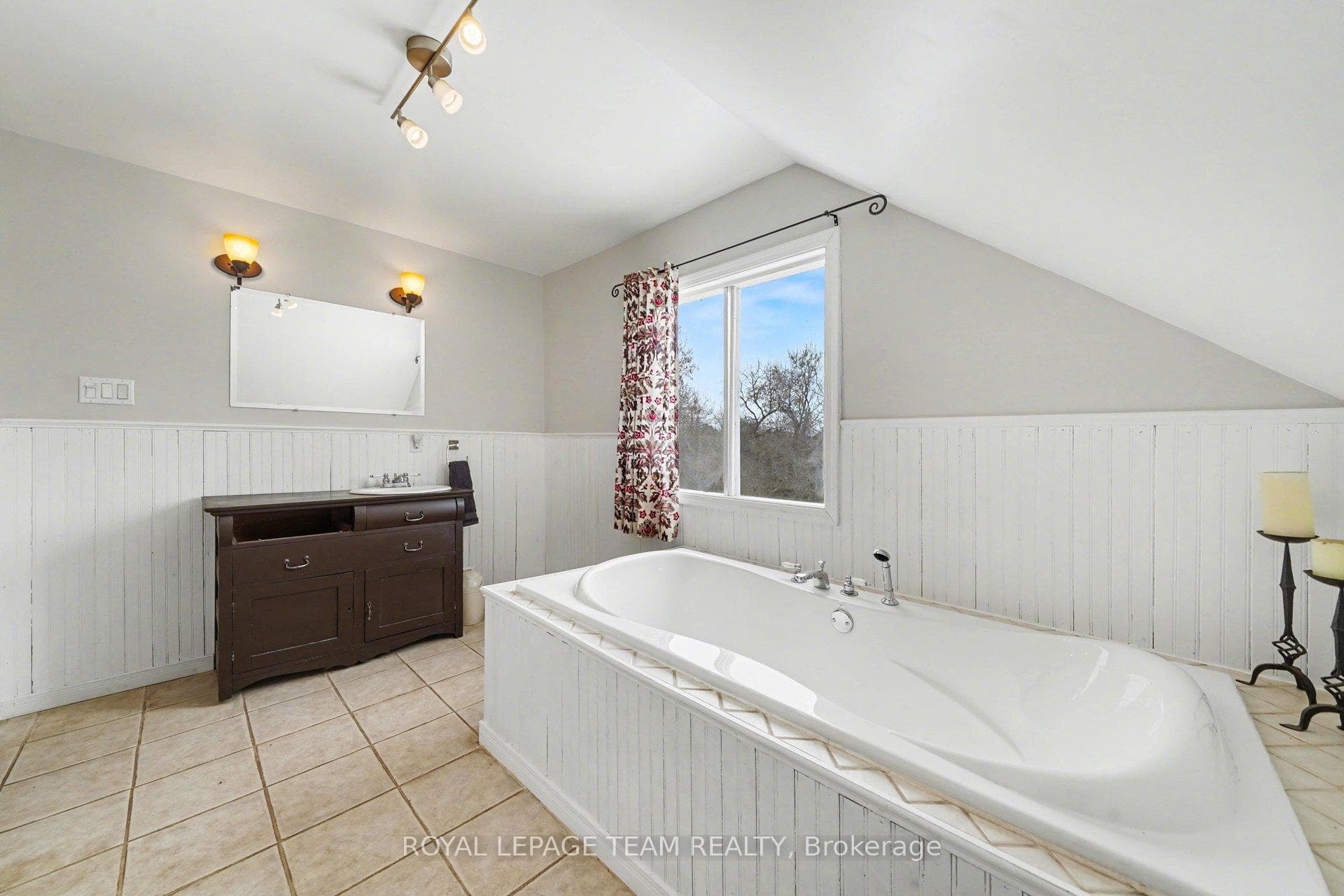 1215 Whitney Road photo 23