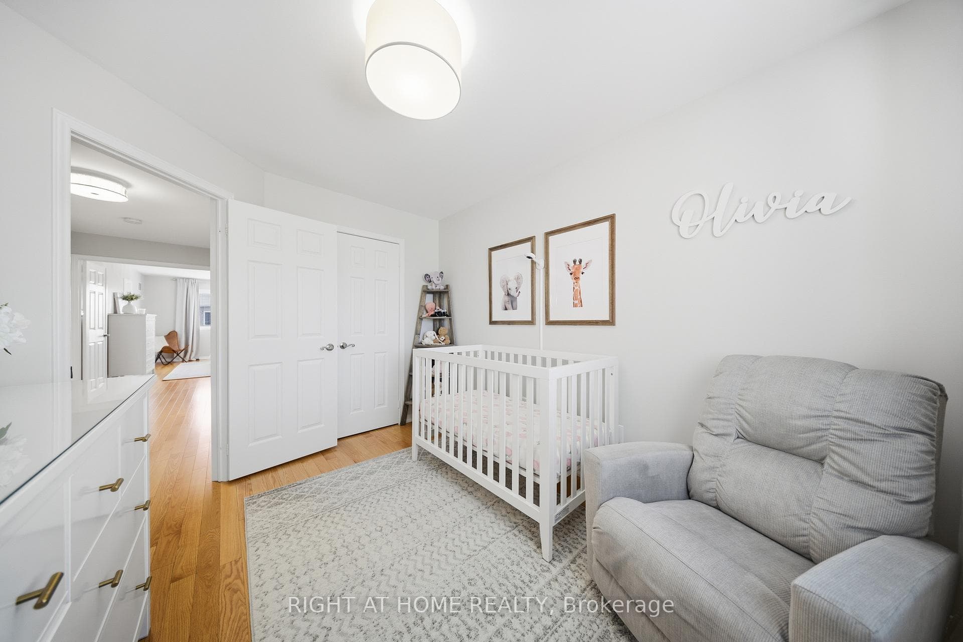 9 Manordale Crescent photo 27
