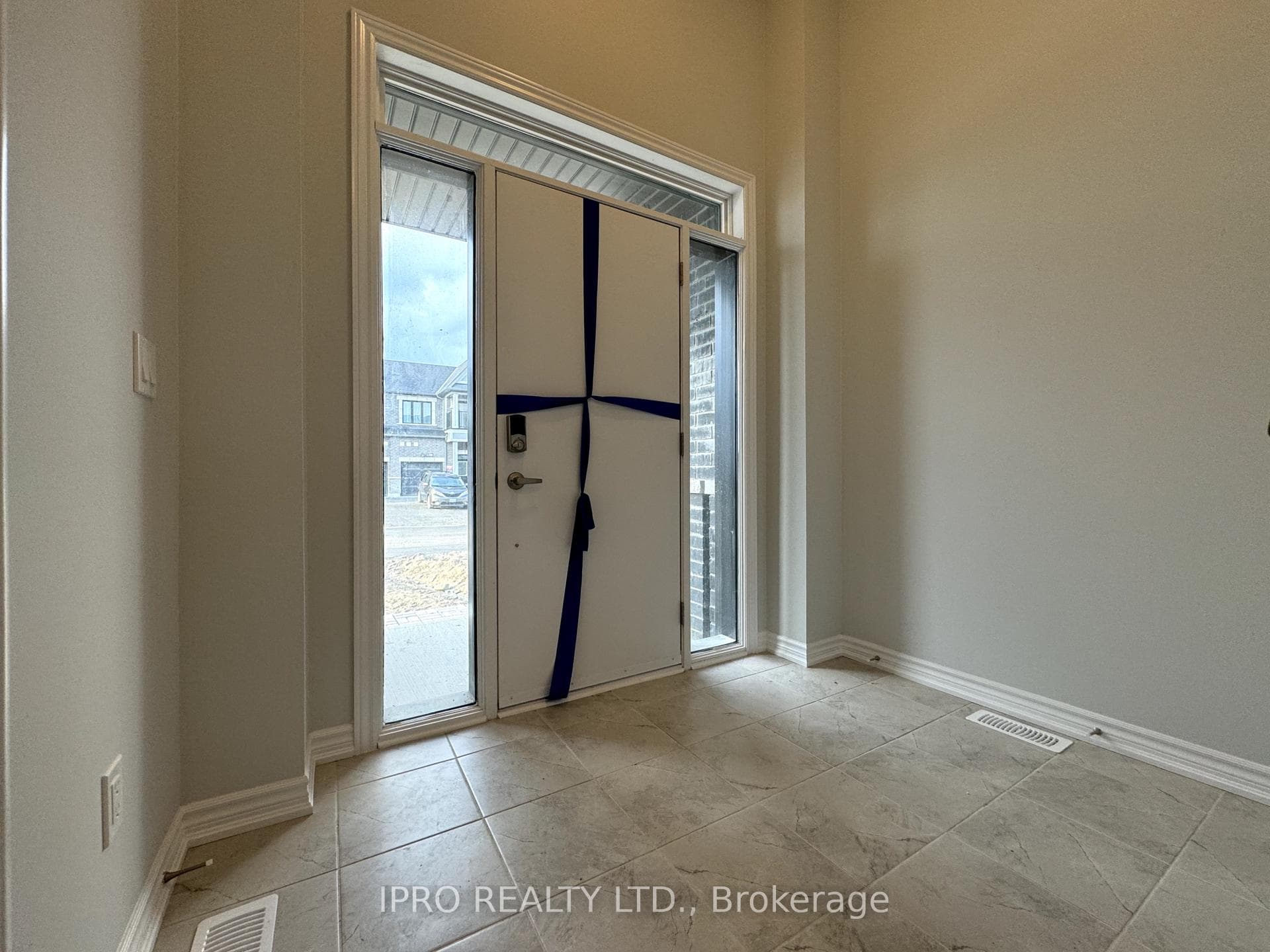 1107 Thompson Drive photo 3