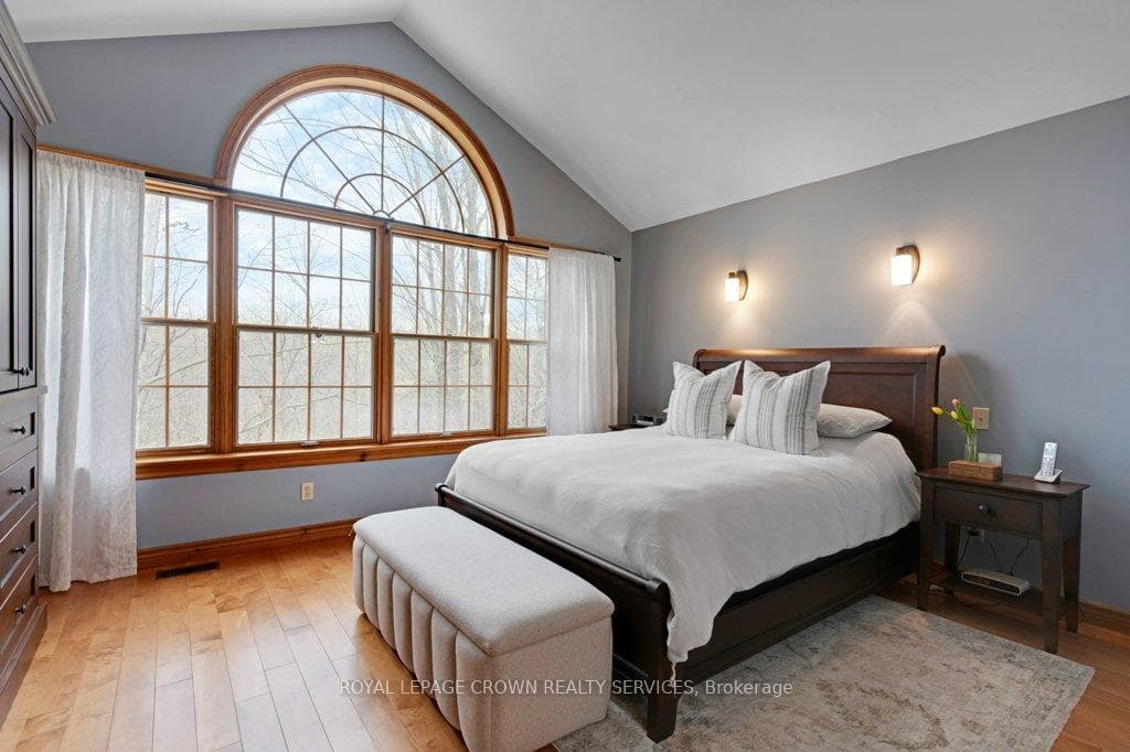 2 Hughson Lane photo 32