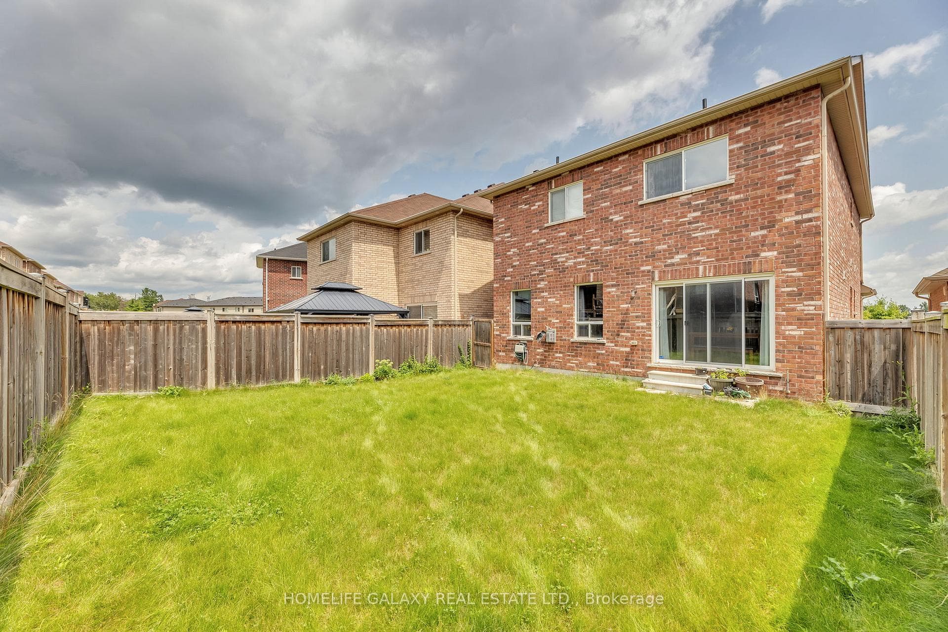 2560 Standardbred Drive photo 3