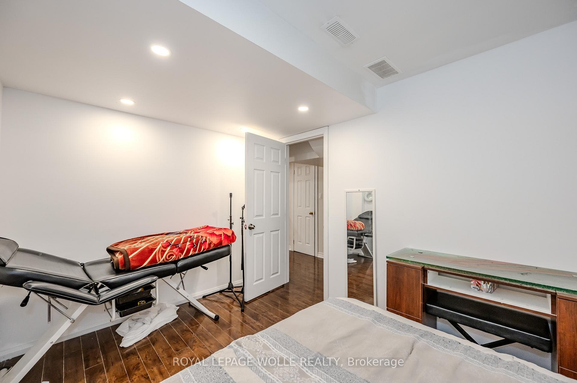 429 Erinbrook Drive photo 33