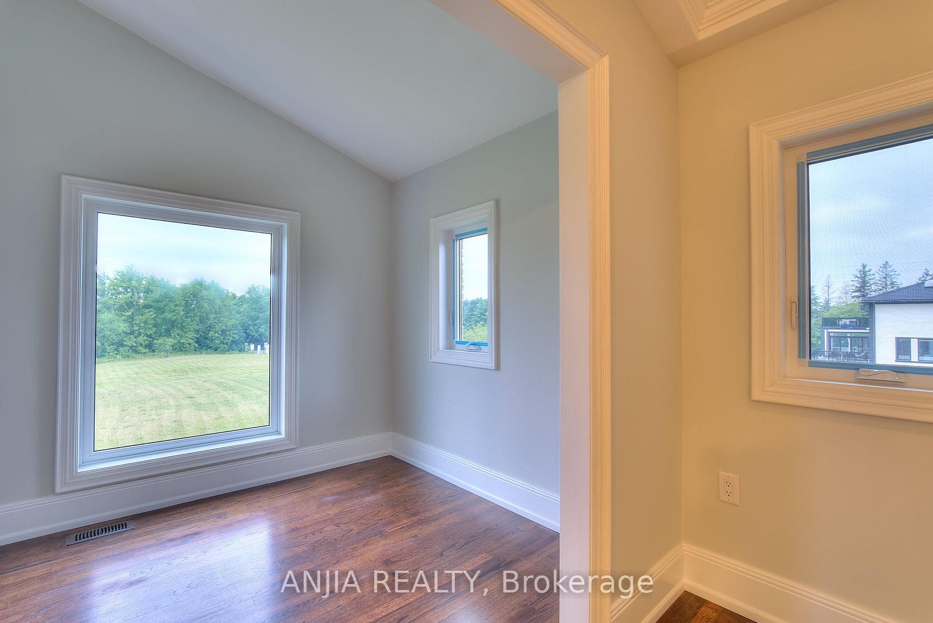 44 Bellini Avenue photo 26