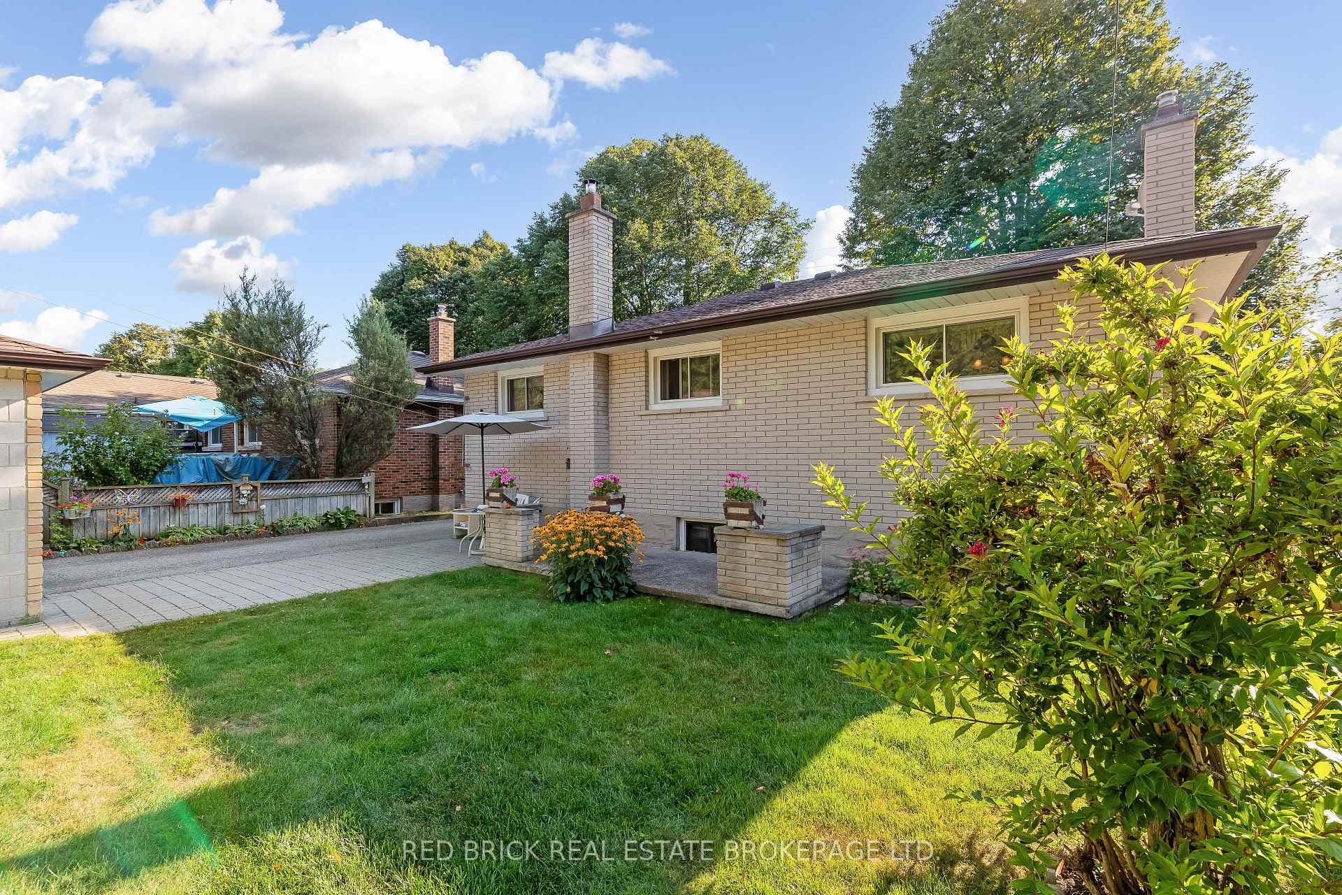 75 Sheridan Street photo 30