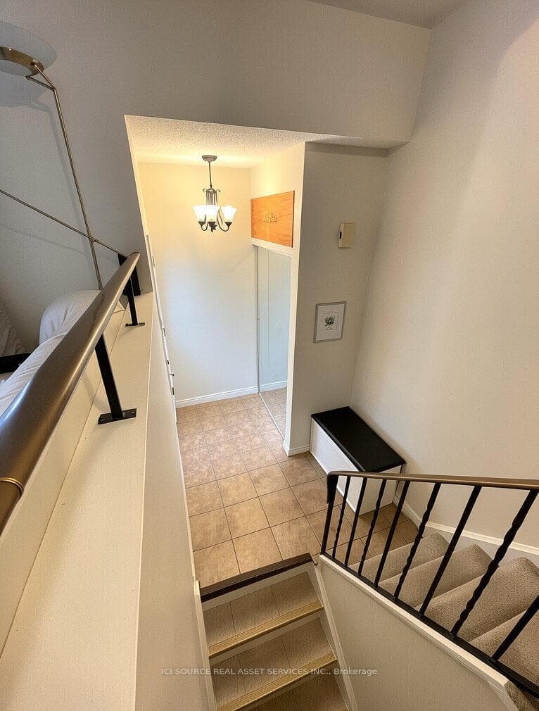 12C Sonnet Crescent photo 2