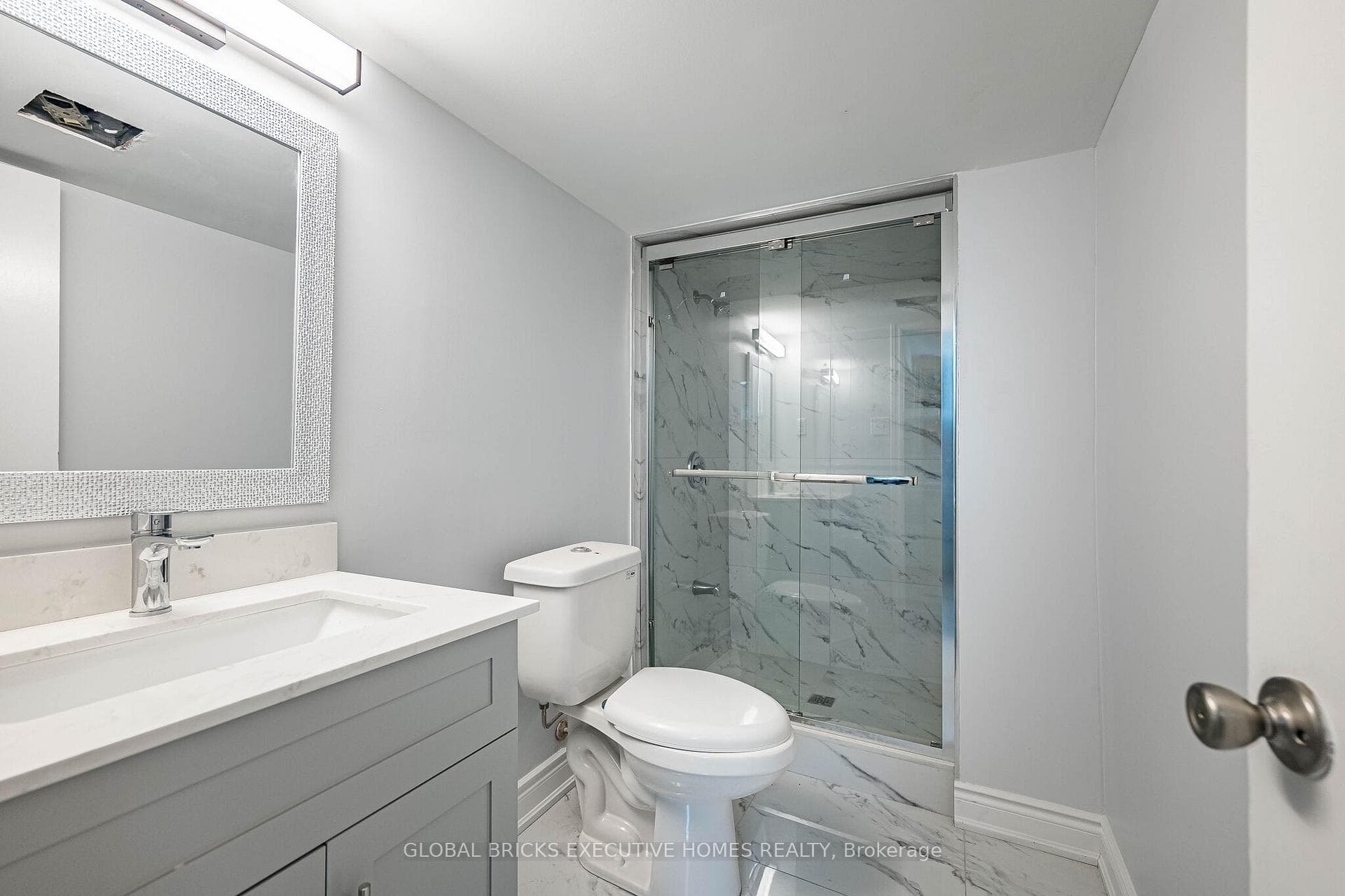 1274 Redbank Crescent photo 45