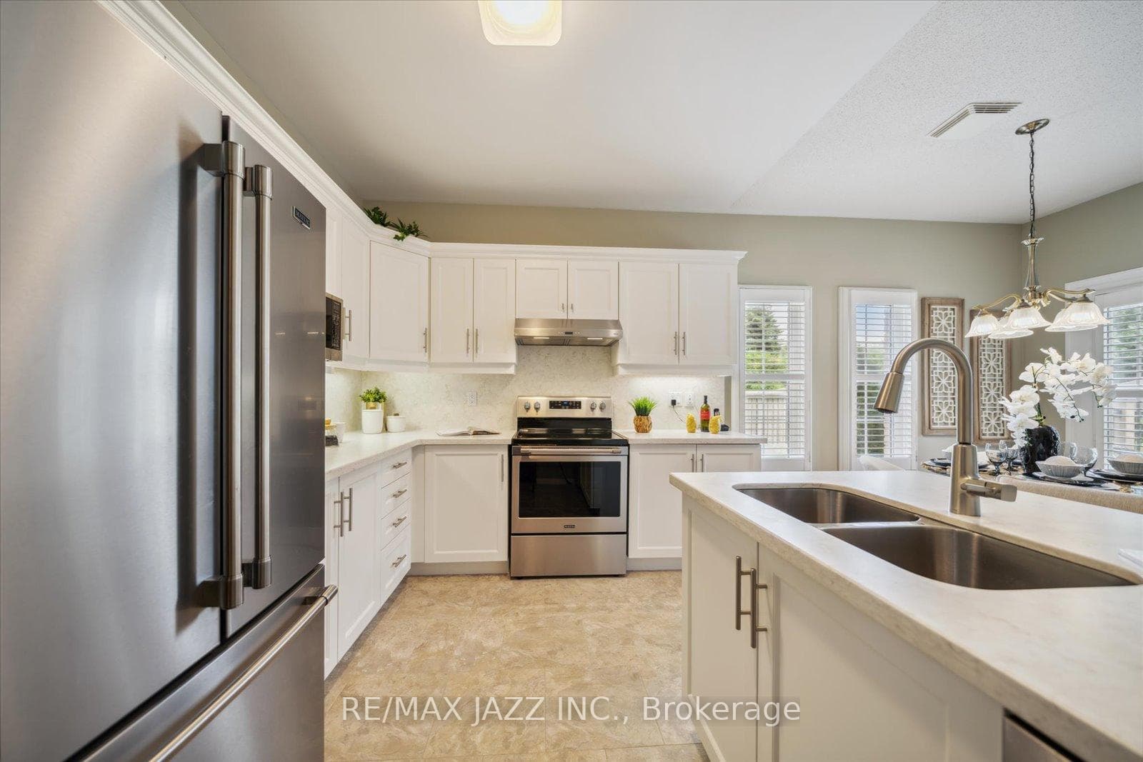 865 Greenleaf Circle photo 12