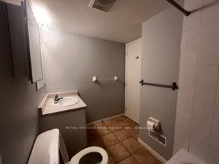 209A Sutherland Crescent Unit 104 photo 16