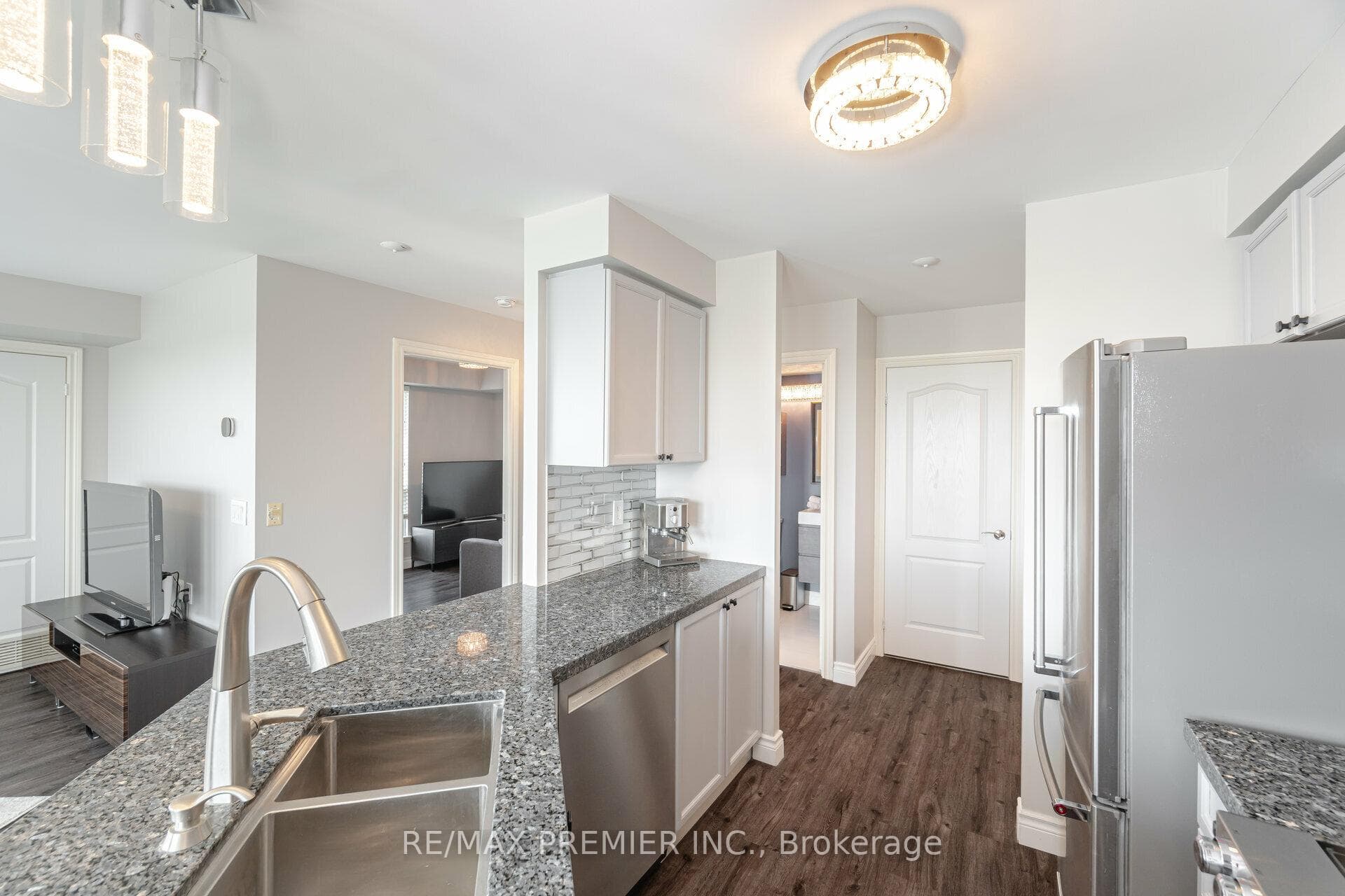 1030 Sheppard Avenue Unit 512 photo 11
