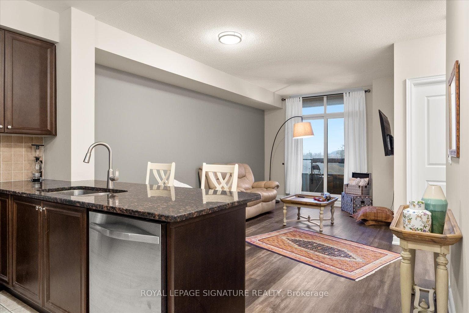 9225 Jane Street Unit 511 photo 6