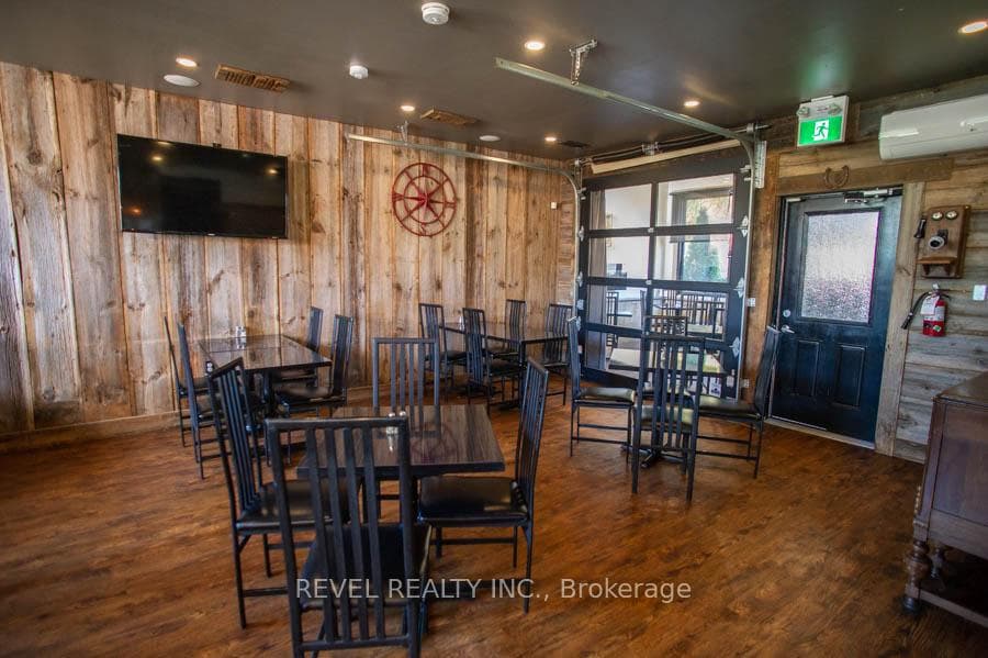 53 Simcoe Street Unit A photo 11