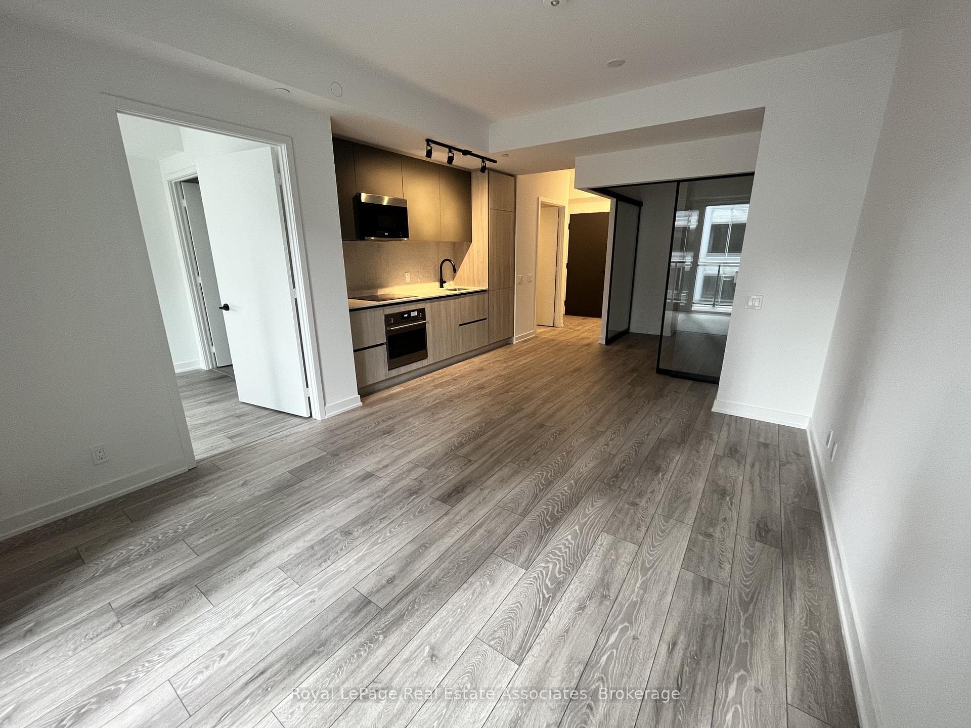 108 Peter Street Unit 906 photo 6