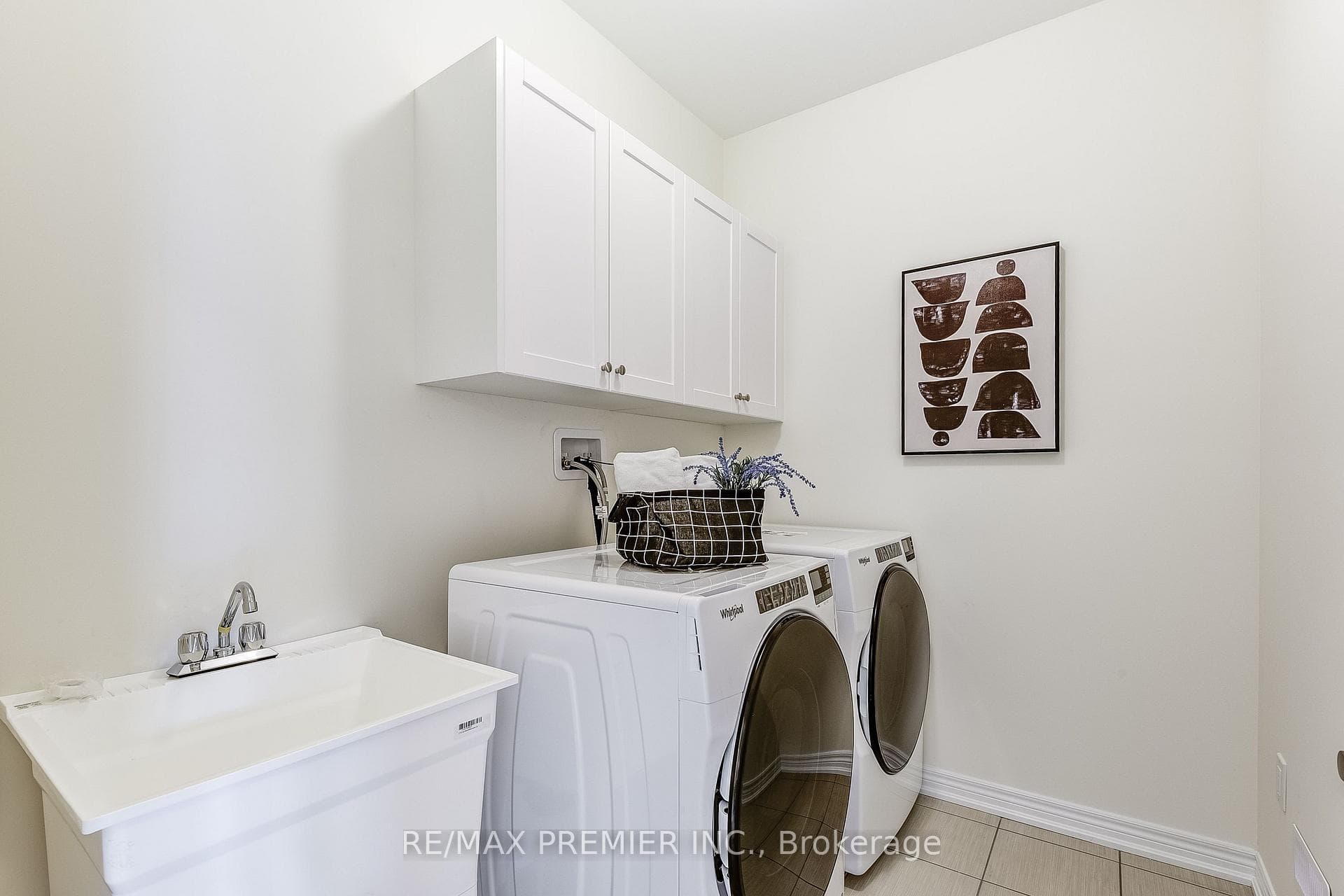 311 Coronation Road photo 30